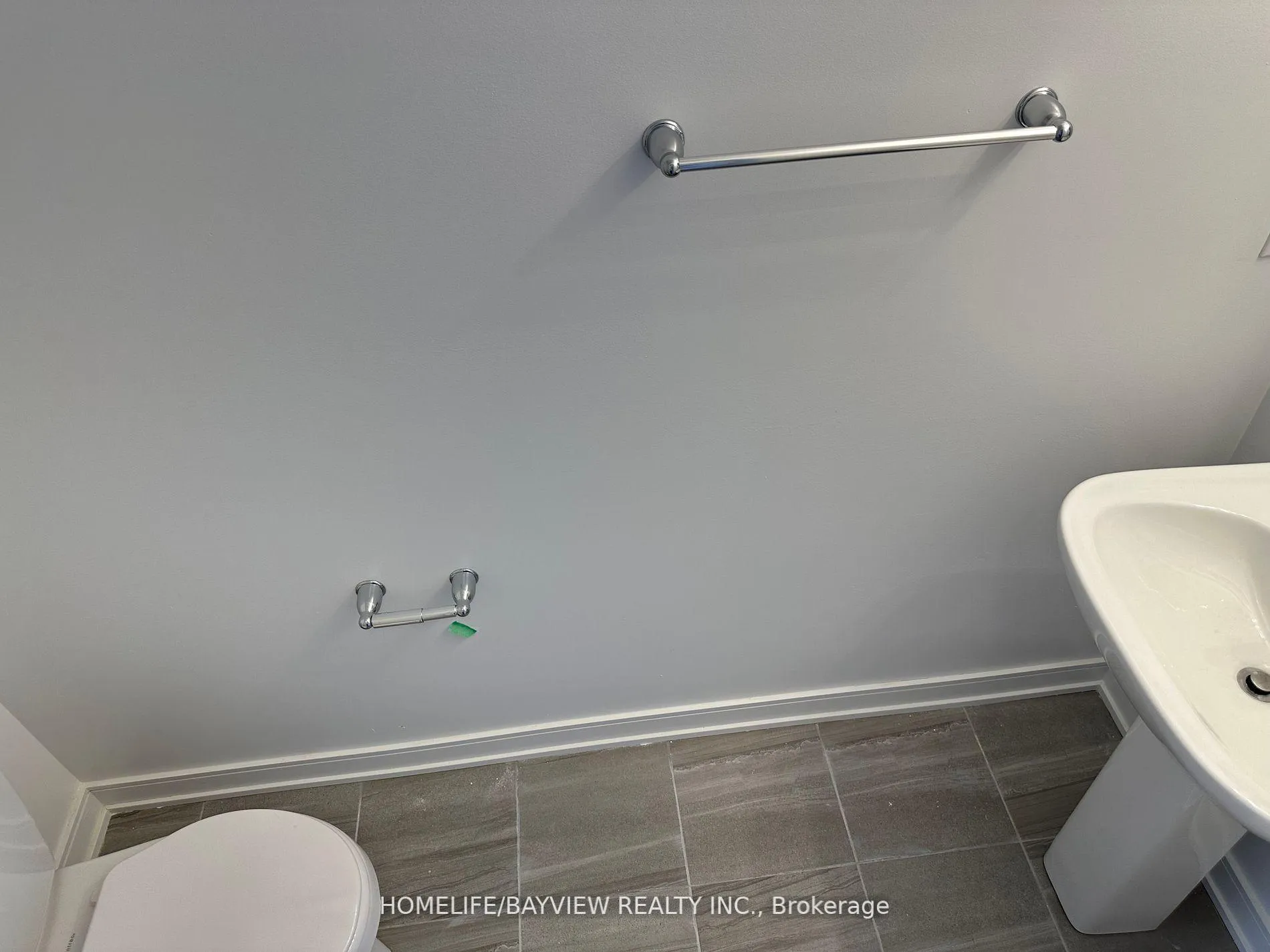 Photo 15 of 11 Red Maple Lane, Barrie, Innis-Shore — HOMEH