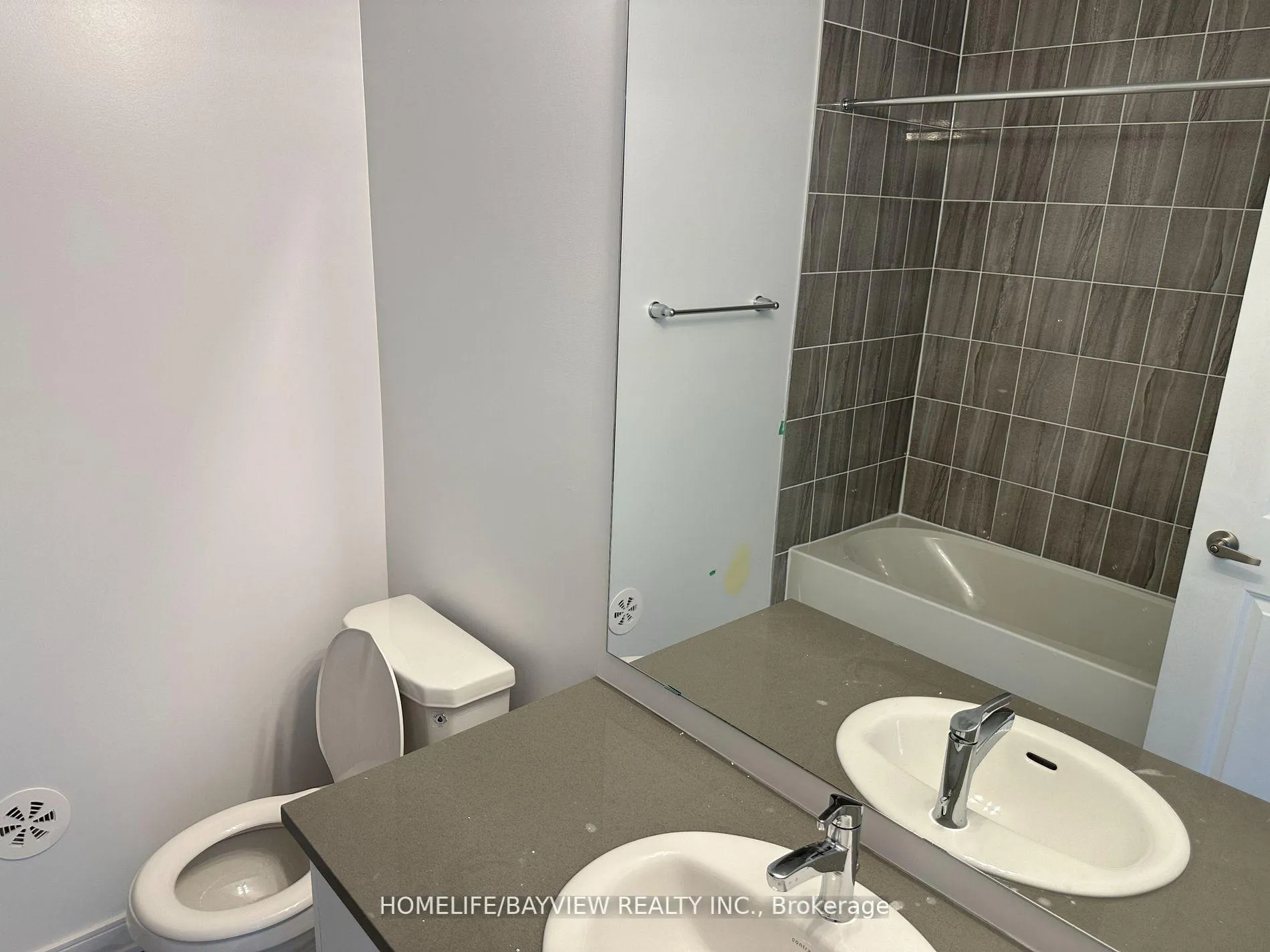 Photo 19 of 11 Red Maple Lane, Barrie, Innis-Shore — HOMEH