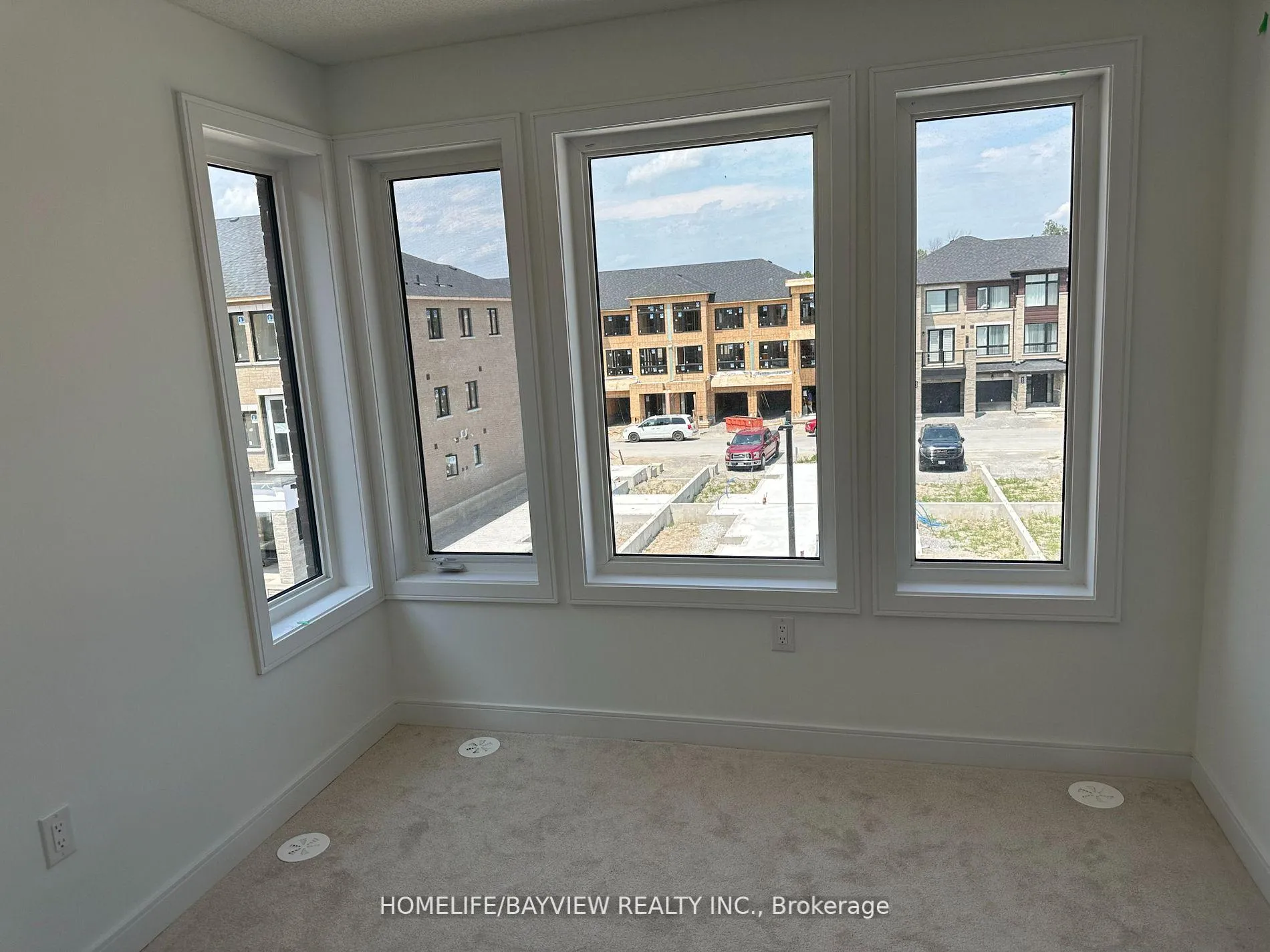 Photo 20 of 11 Red Maple Lane, Barrie, Innis-Shore — HOMEH
