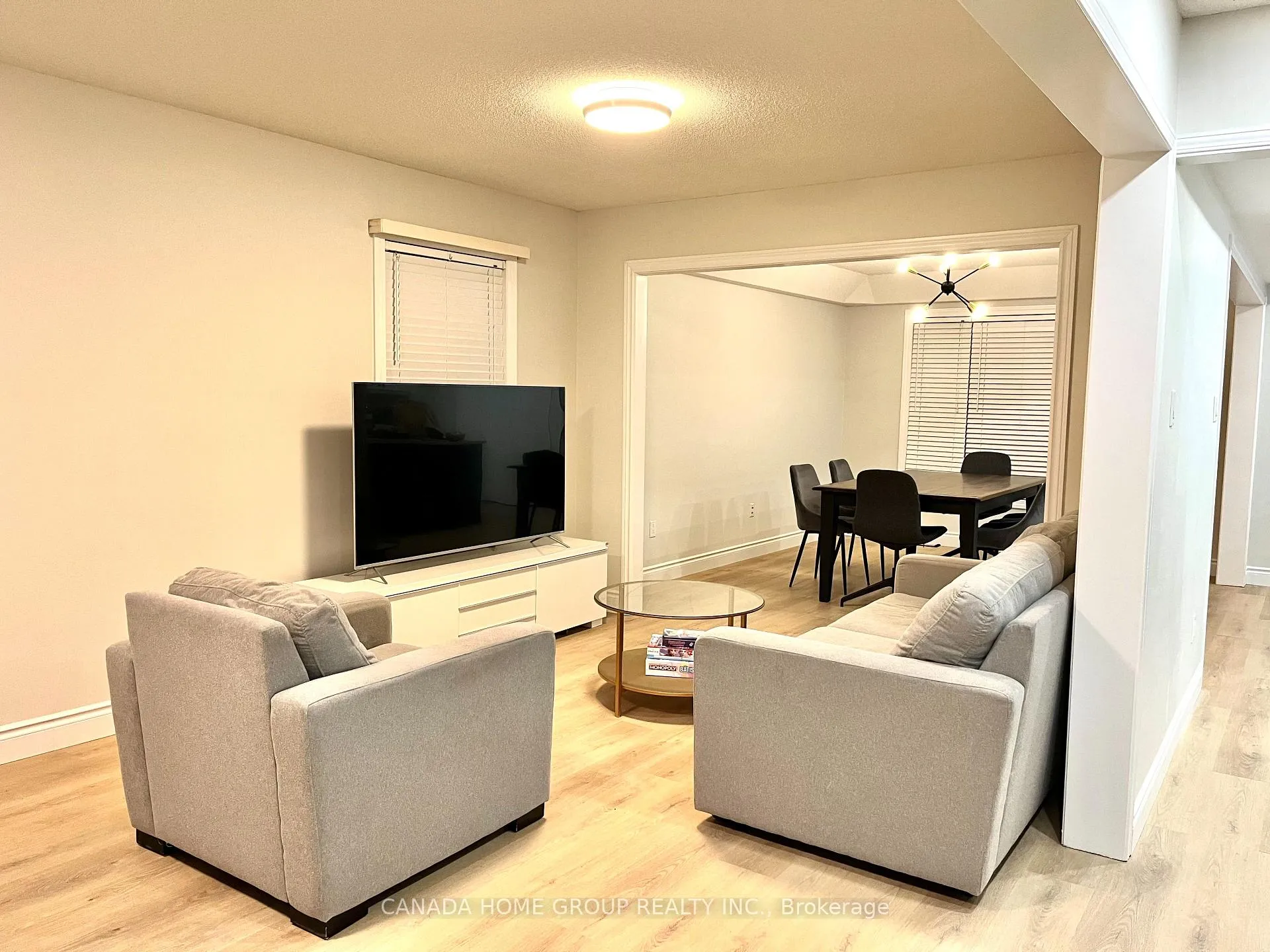 Photo 5 of 11 Bonnycastle Drive, Clarington, Bowmanville — HOMEH
