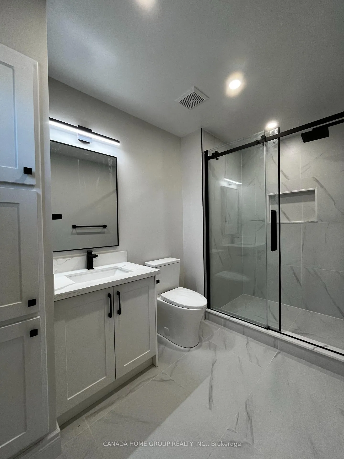 Photo 8 of 11 Bonnycastle Drive, Clarington, Bowmanville — HOMEH