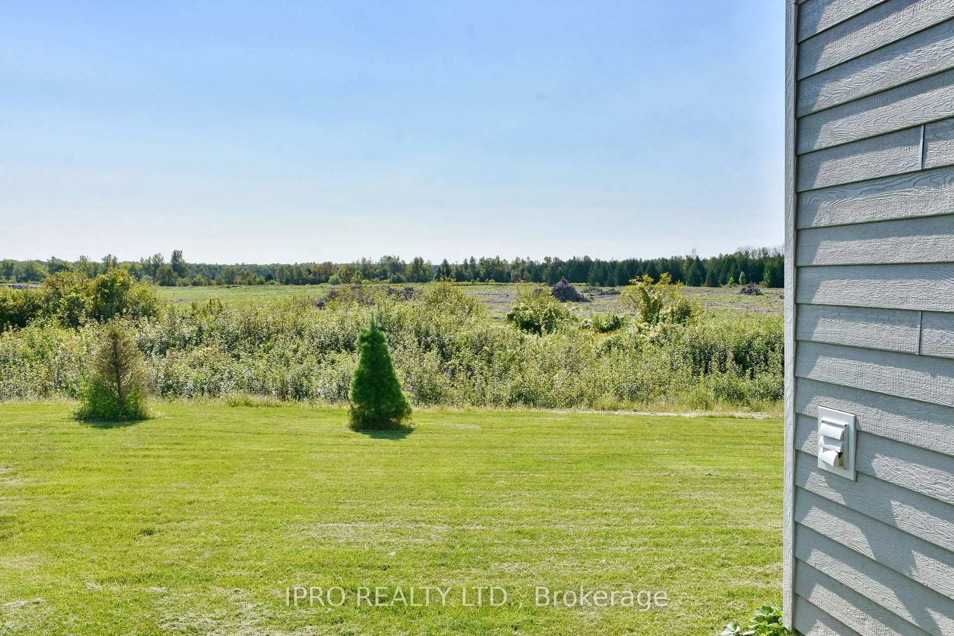 Photo 6 of 12 Shapira Avenue, Wasaga Beach — HOMEH