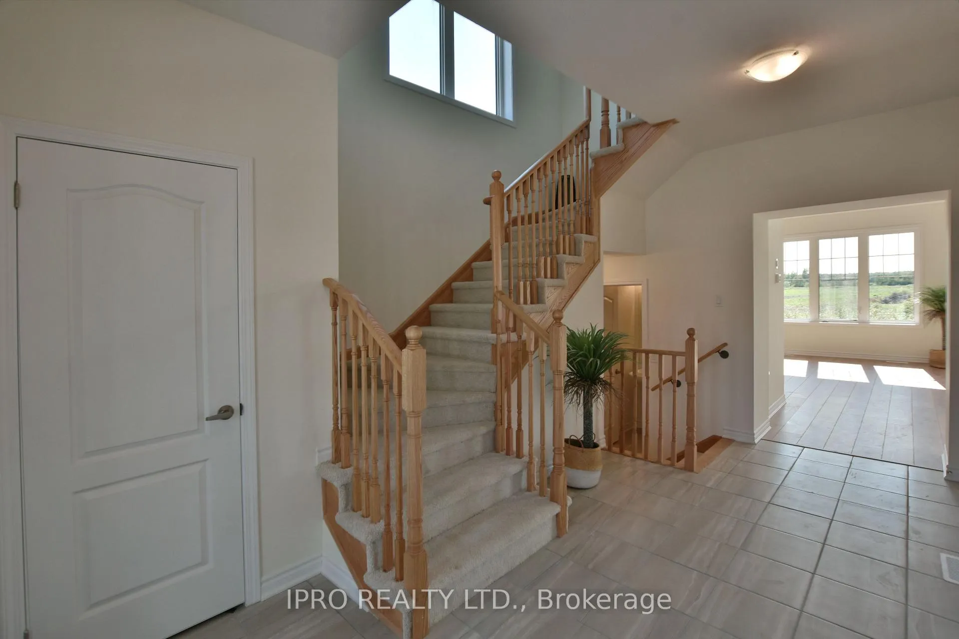 Photo 8 of 12 Shapira Avenue, Wasaga Beach — HOMEH