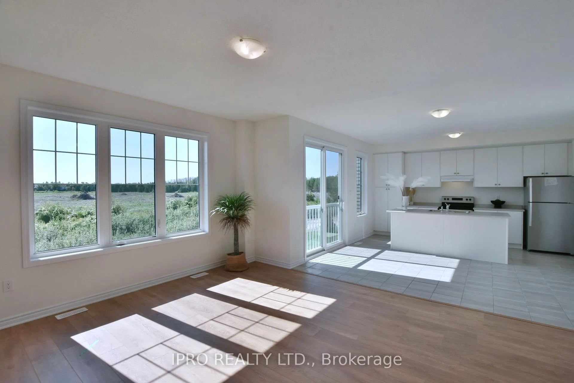 Photo 11 of 12 Shapira Avenue, Wasaga Beach — HOMEH