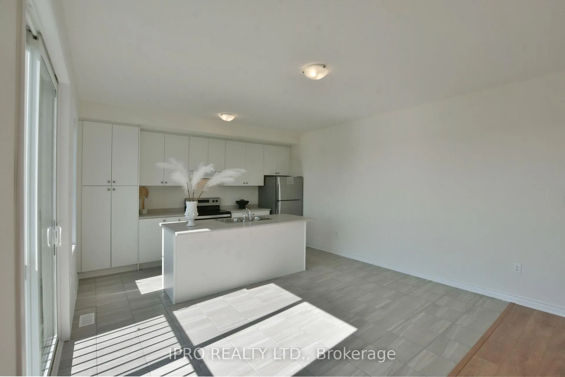 Photo 15 of 12 Shapira Avenue, Wasaga Beach — HOMEH