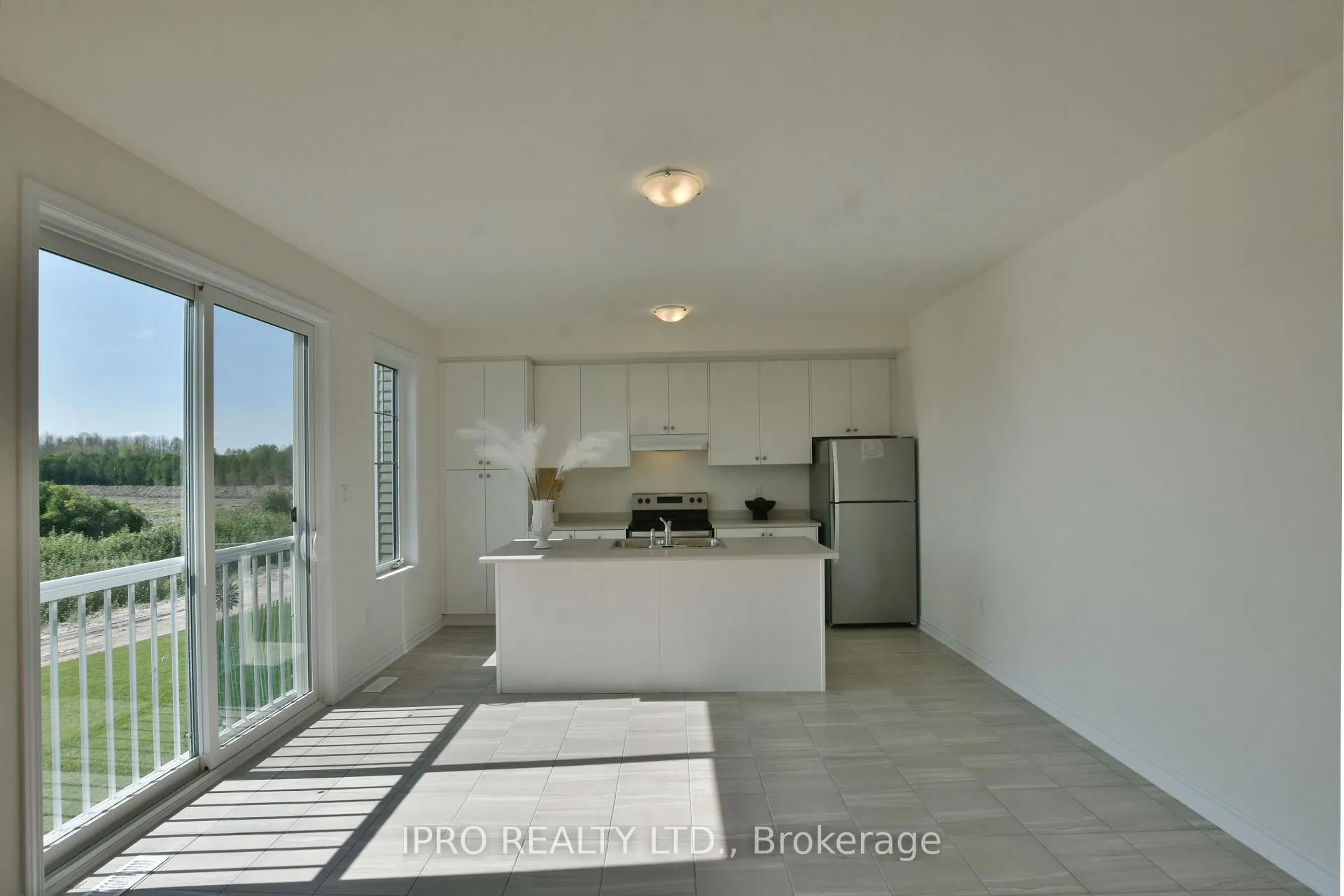 Photo 16 of 12 Shapira Avenue, Wasaga Beach — HOMEH