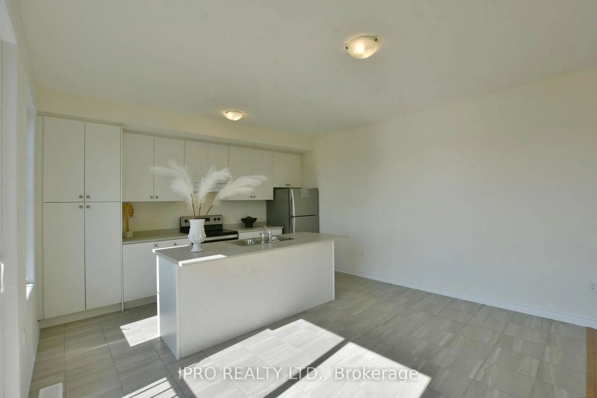 Photo 17 of 12 Shapira Avenue, Wasaga Beach — HOMEH