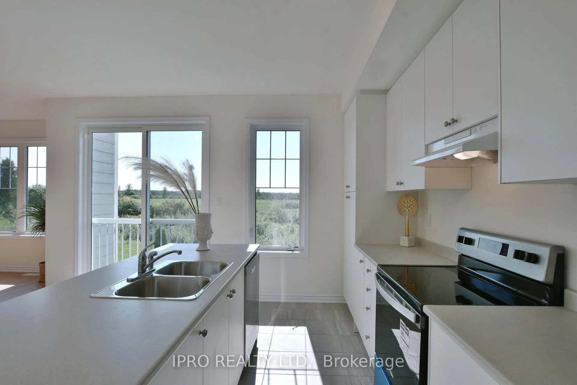 Photo 20 of 12 Shapira Avenue, Wasaga Beach — HOMEH