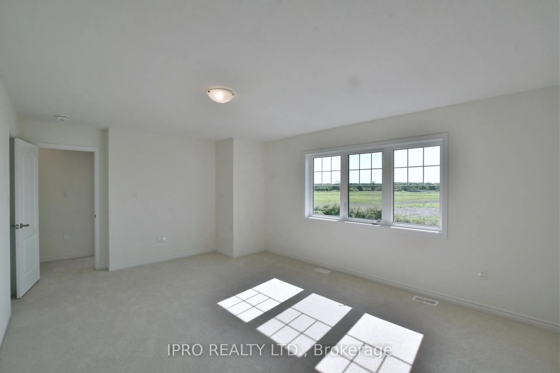 Photo 26 of 12 Shapira Avenue, Wasaga Beach — HOMEH