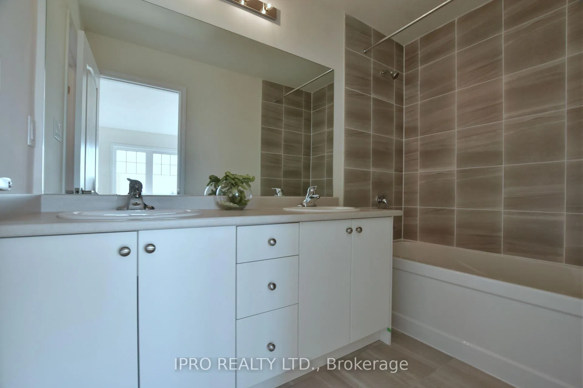 Photo 30 of 12 Shapira Avenue, Wasaga Beach — HOMEH