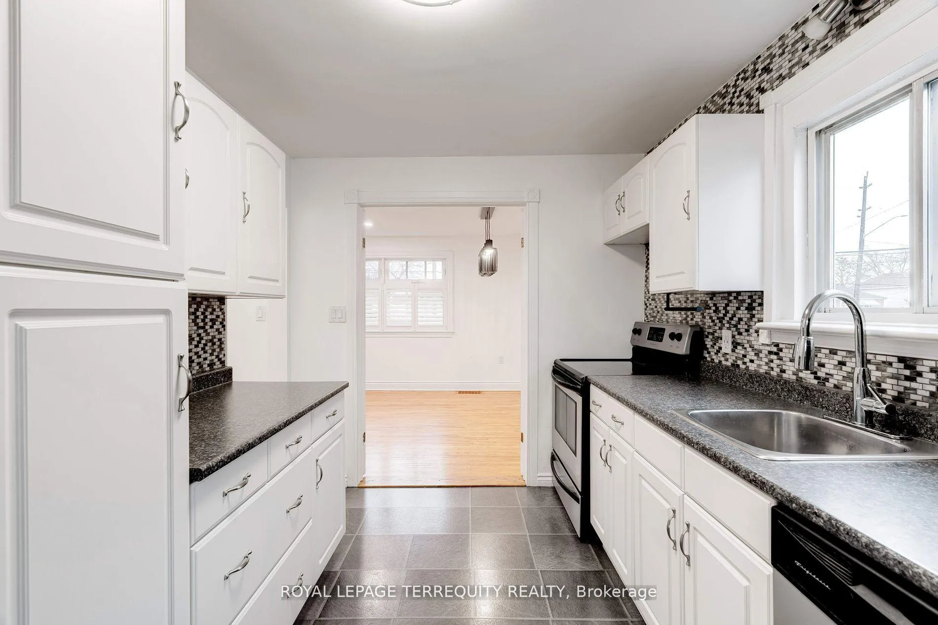 Photo 7 of 739 Upper Gage Avenue, Hamilton, Macassa — HOMEH