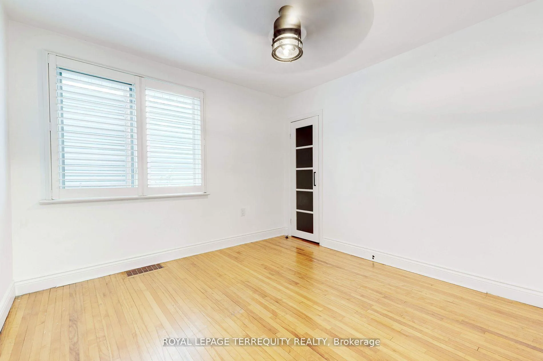 Photo 10 of 739 Upper Gage Avenue, Hamilton, Macassa — HOMEH