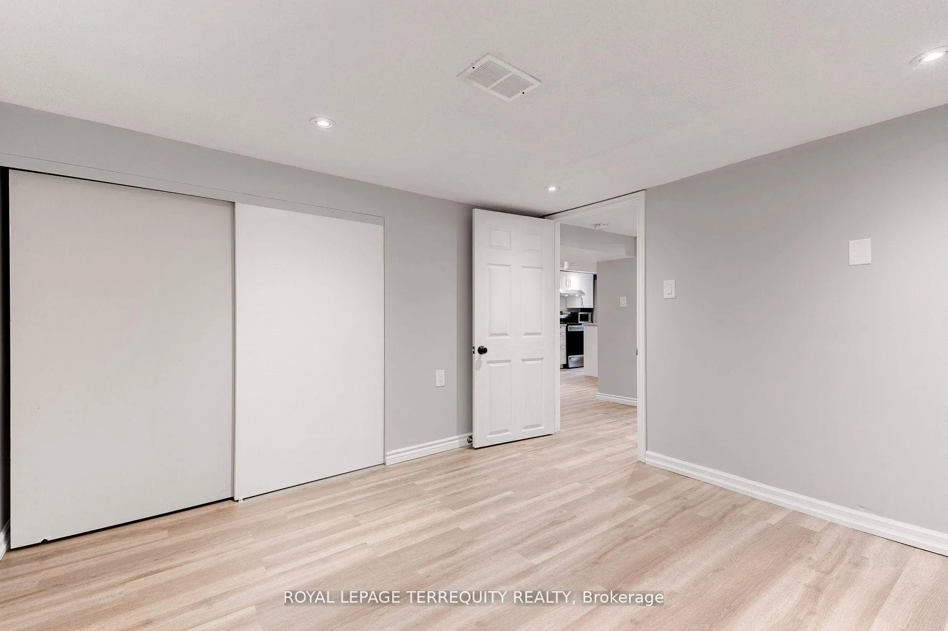 Photo 23 of 739 Upper Gage Avenue, Hamilton, Macassa — HOMEH