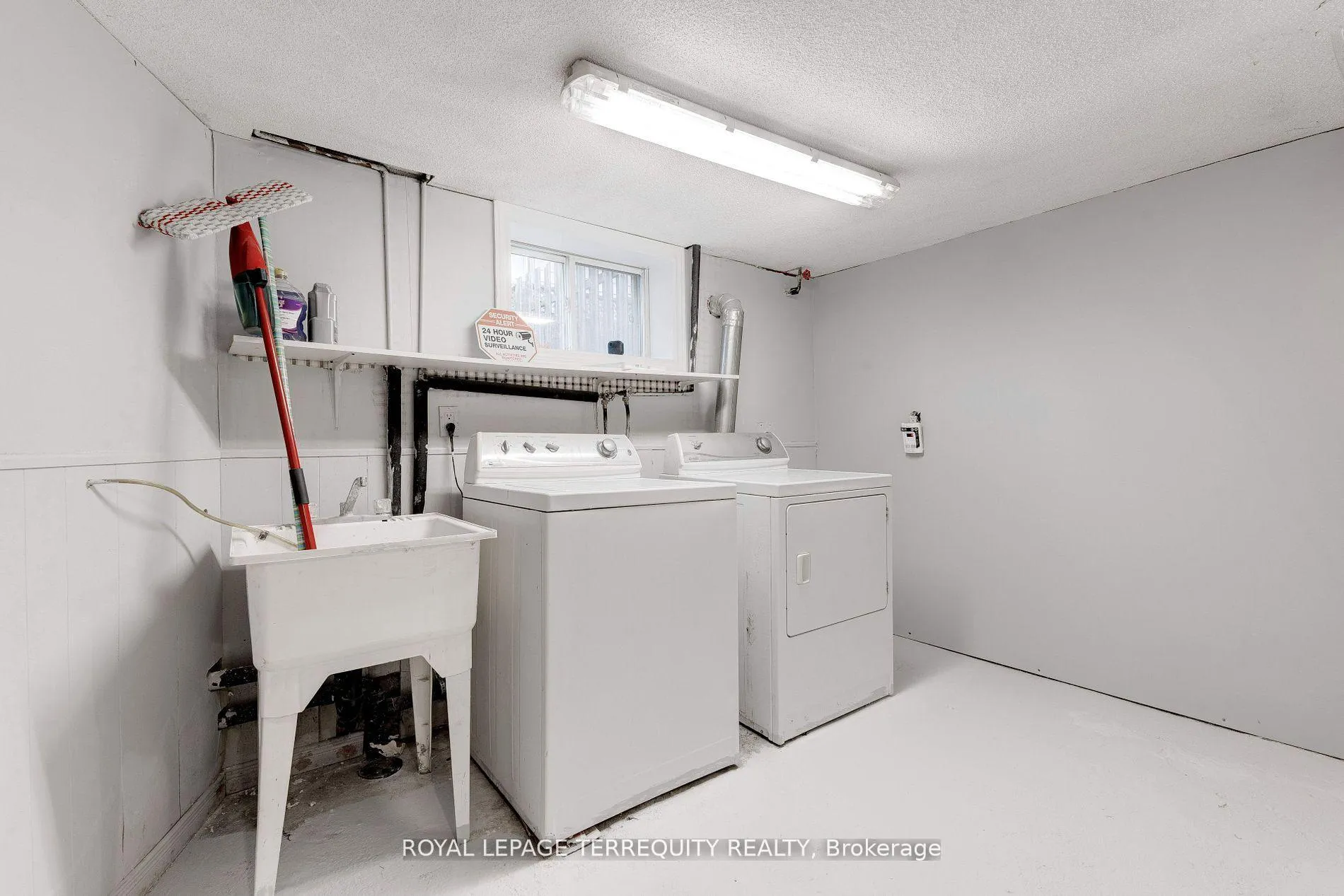 Photo 26 of 739 Upper Gage Avenue, Hamilton, Macassa — HOMEH