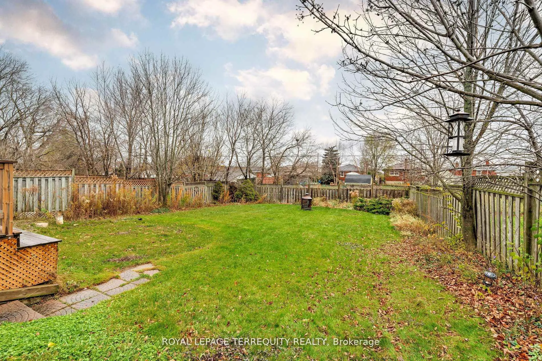Photo 32 of 739 Upper Gage Avenue, Hamilton, Macassa — HOMEH