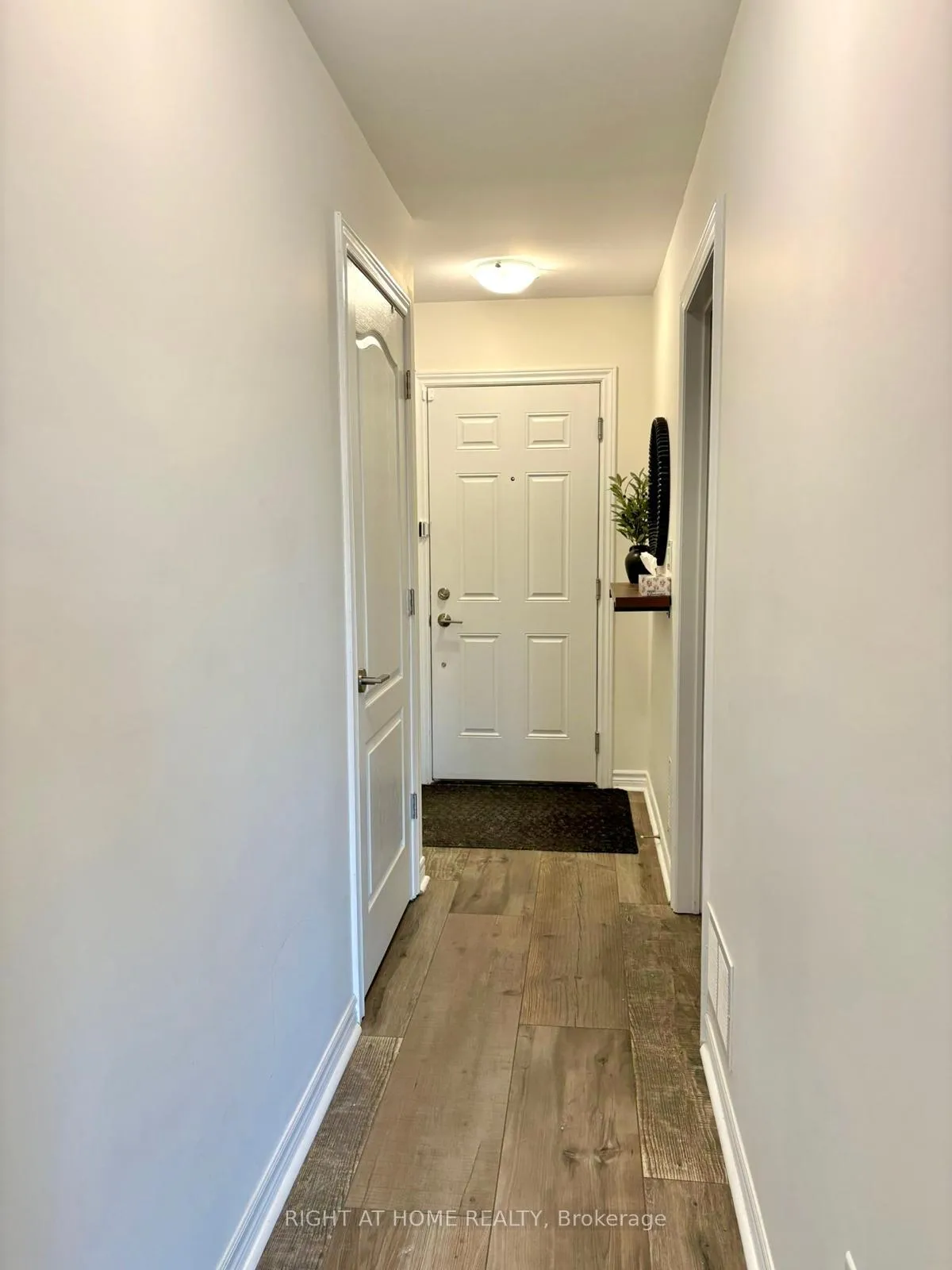 Photo 2 of 15 Andean Lane, Barrie, Holly — HOMEH