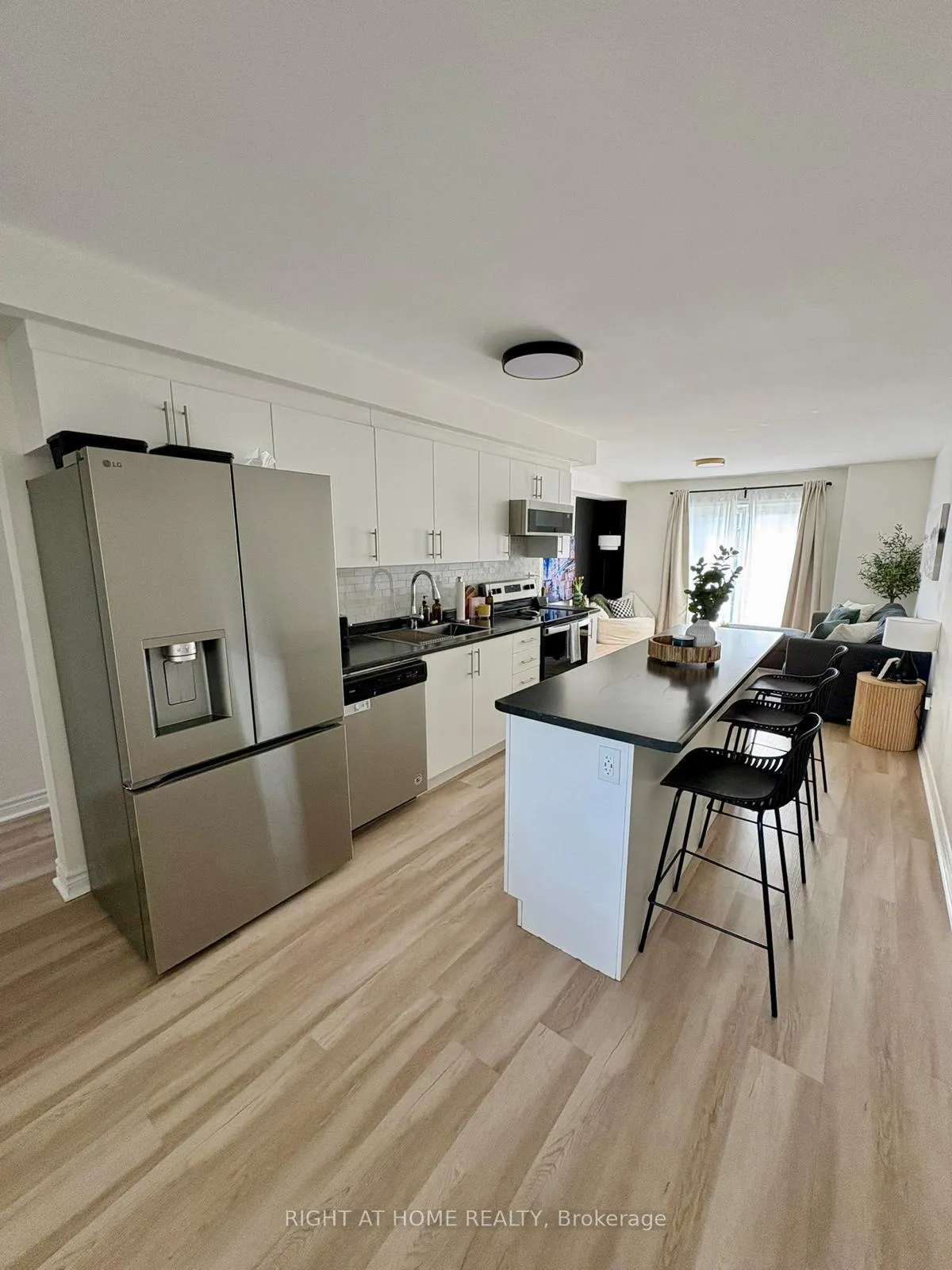 Photo 8 of 15 Andean Lane, Barrie, Holly — HOMEH