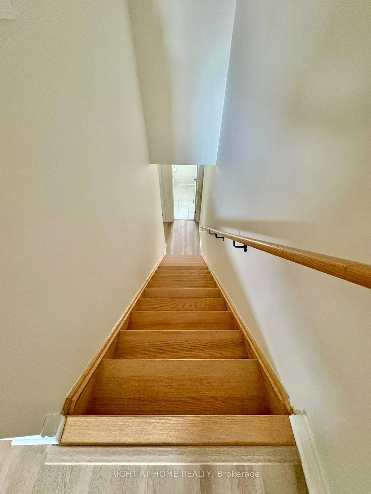 Photo 14 of 15 Andean Lane, Barrie, Holly — HOMEH