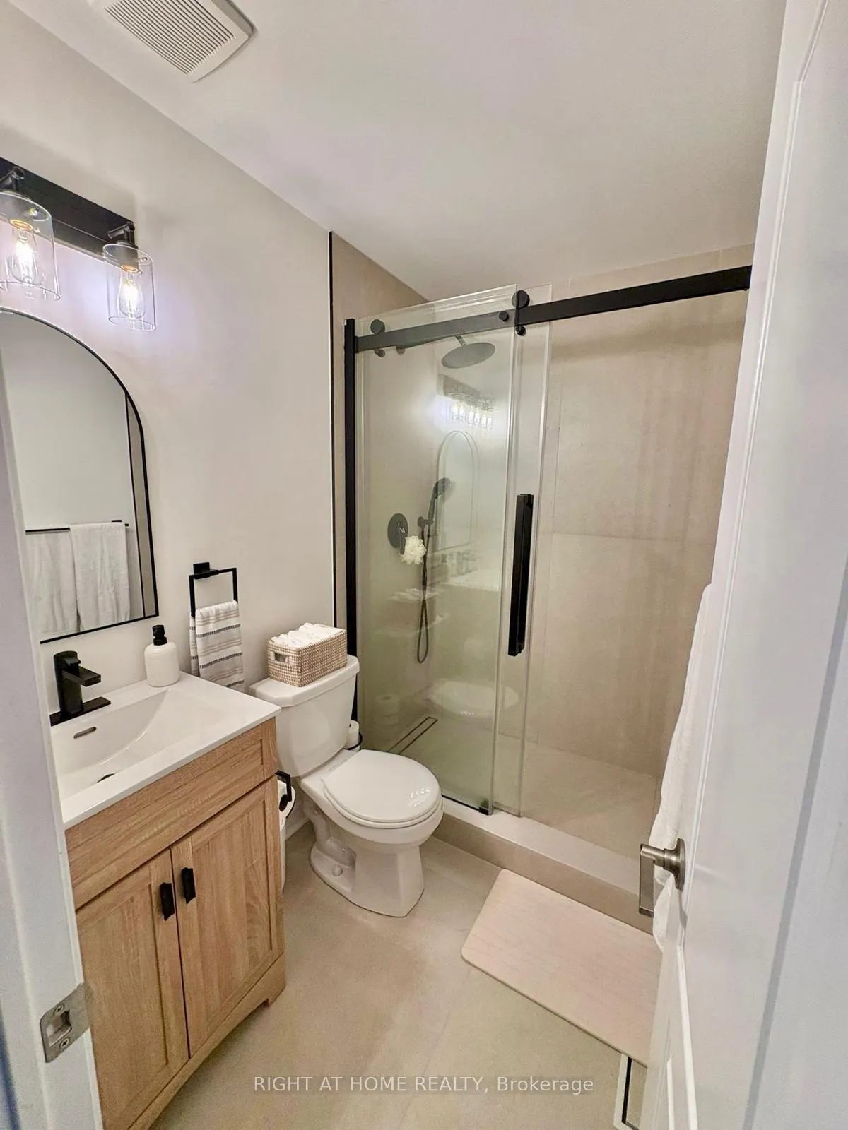 Photo 19 of 15 Andean Lane, Barrie, Holly — HOMEH