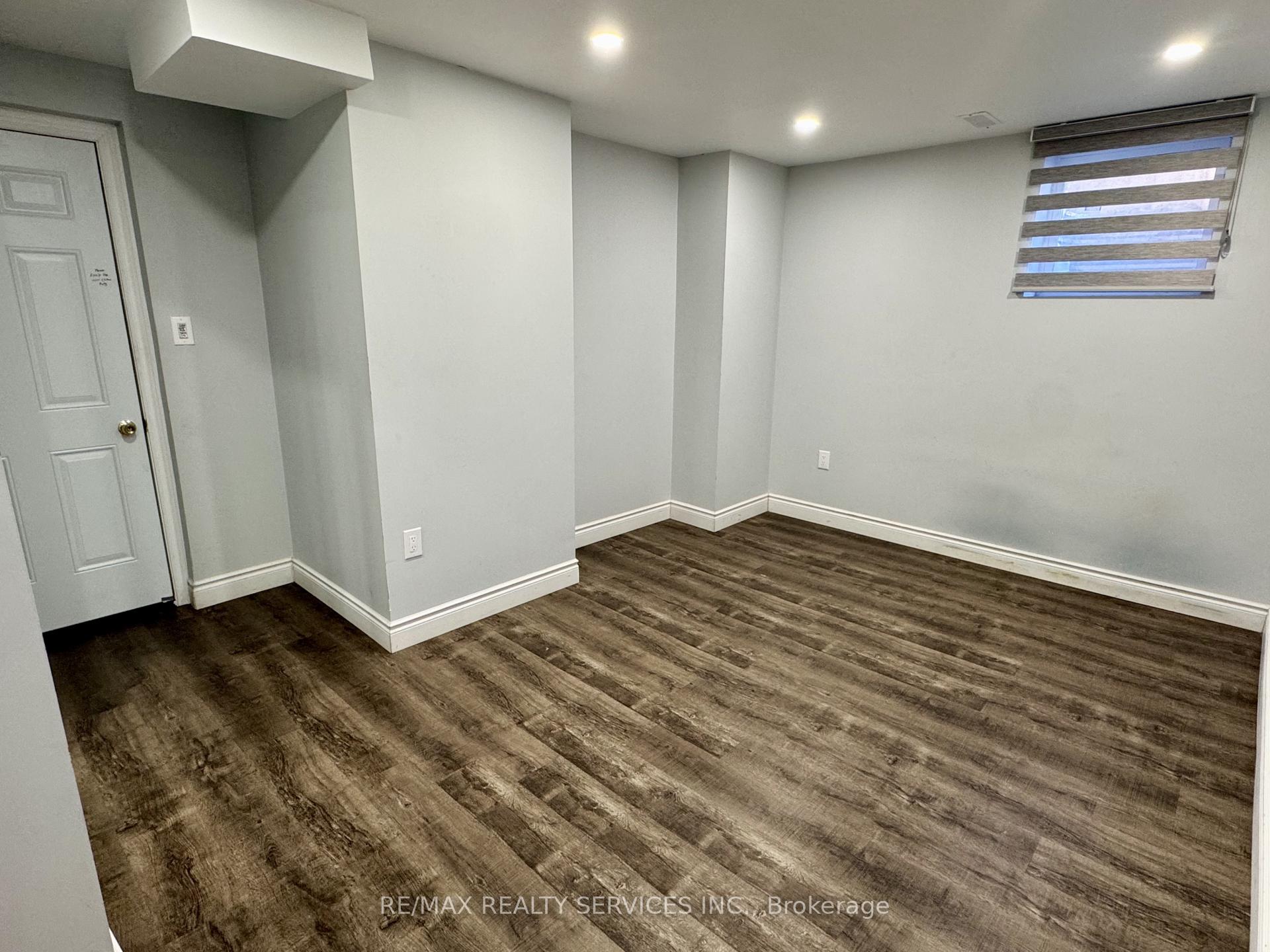 Photo 5 of 34 Elverton Crescent, Brampton, Northwest Brampton — HOMEH