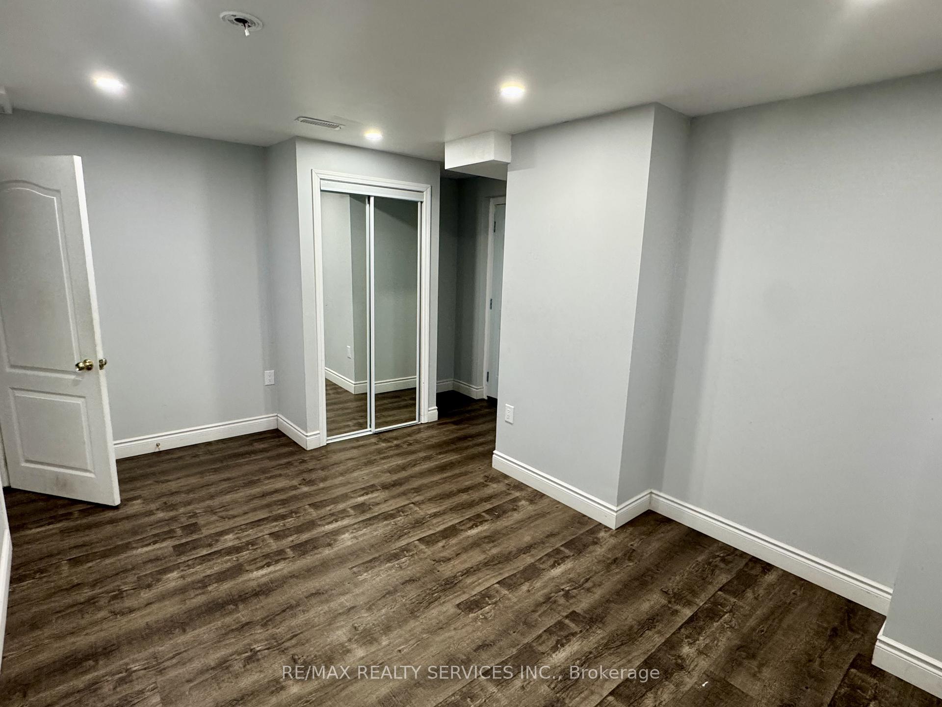 Photo 6 of 34 Elverton Crescent, Brampton, Northwest Brampton — HOMEH