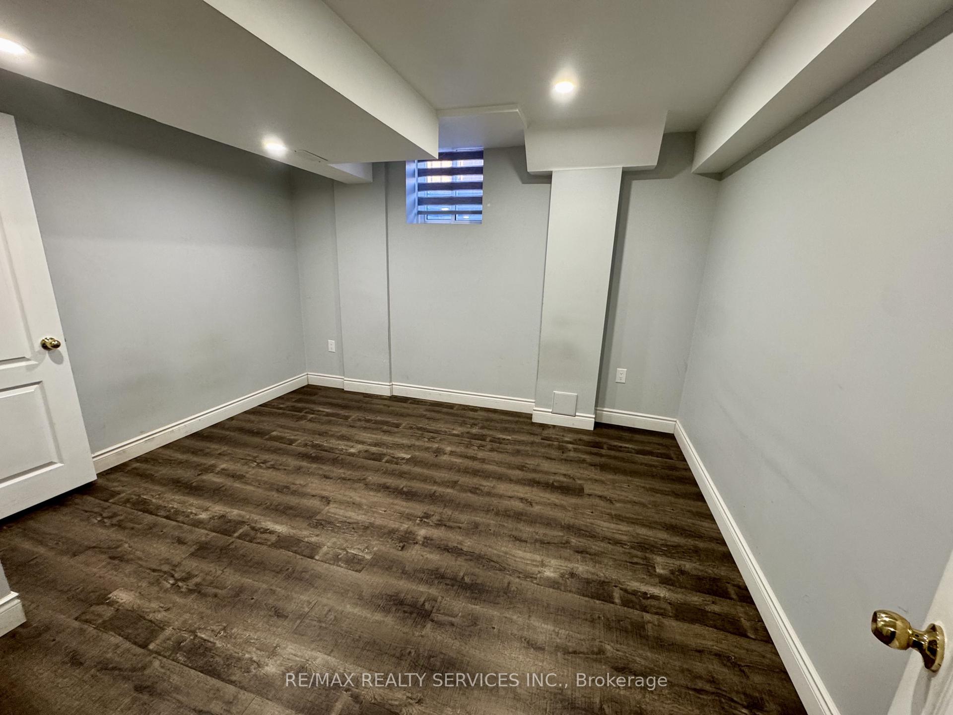Photo 7 of 34 Elverton Crescent, Brampton, Northwest Brampton — HOMEH