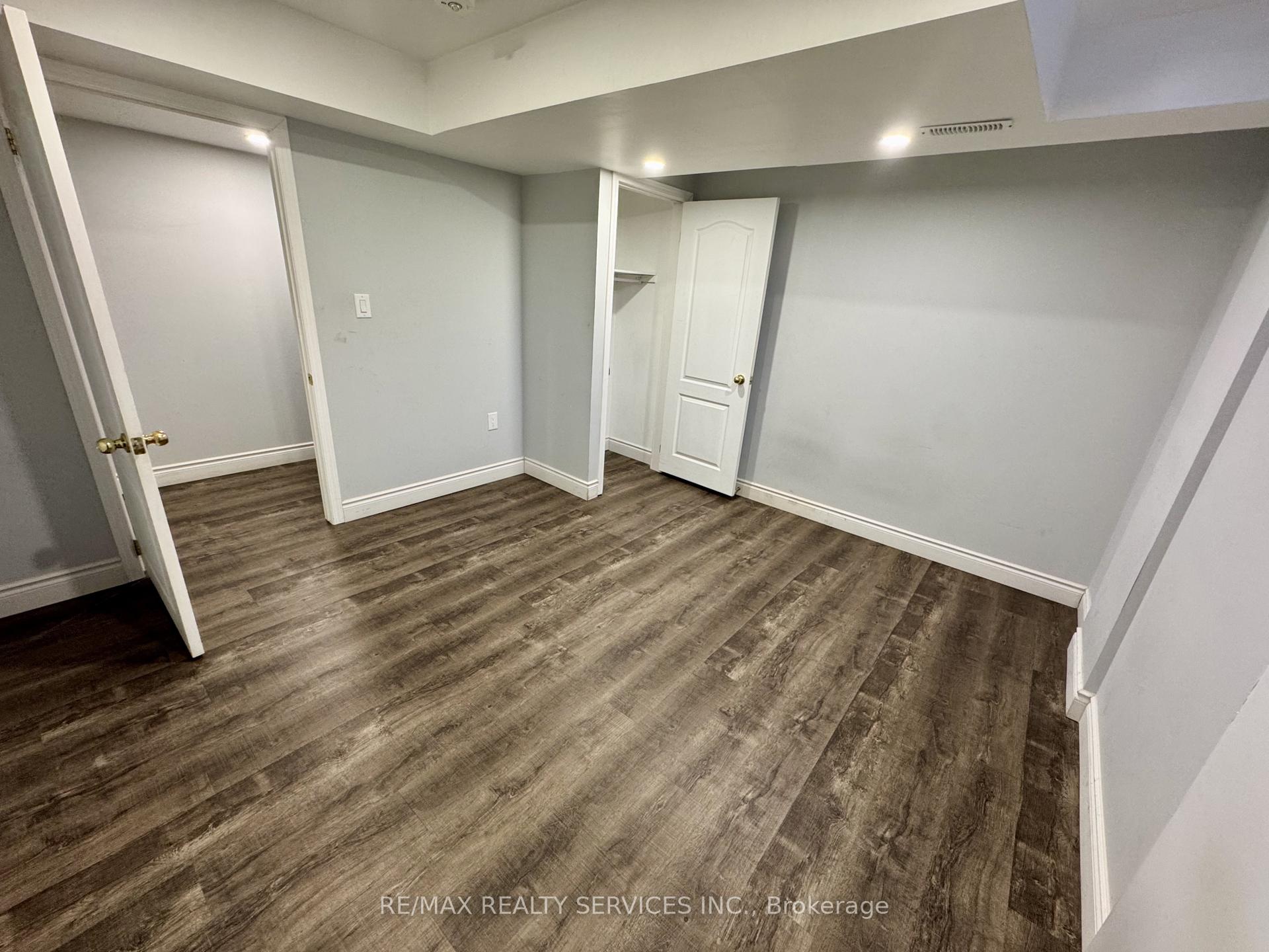 Photo 8 of 34 Elverton Crescent, Brampton, Northwest Brampton — HOMEH