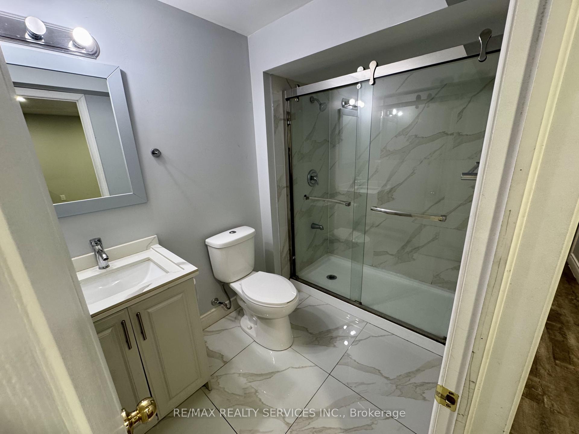 Photo 10 of 34 Elverton Crescent, Brampton, Northwest Brampton — HOMEH