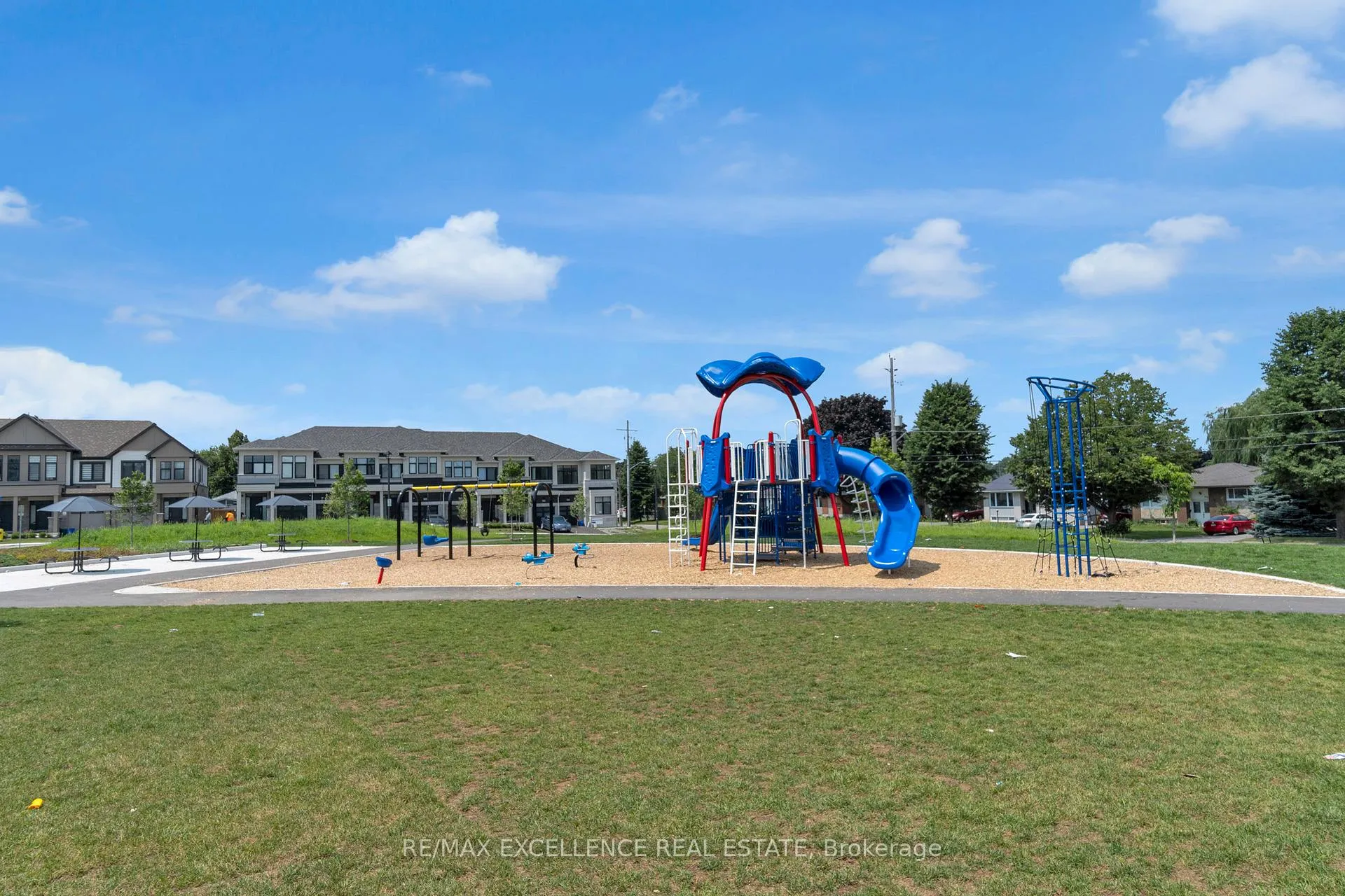Photo 24 of 792 Kootenay Path, Oshawa, Donevan — HOMEH