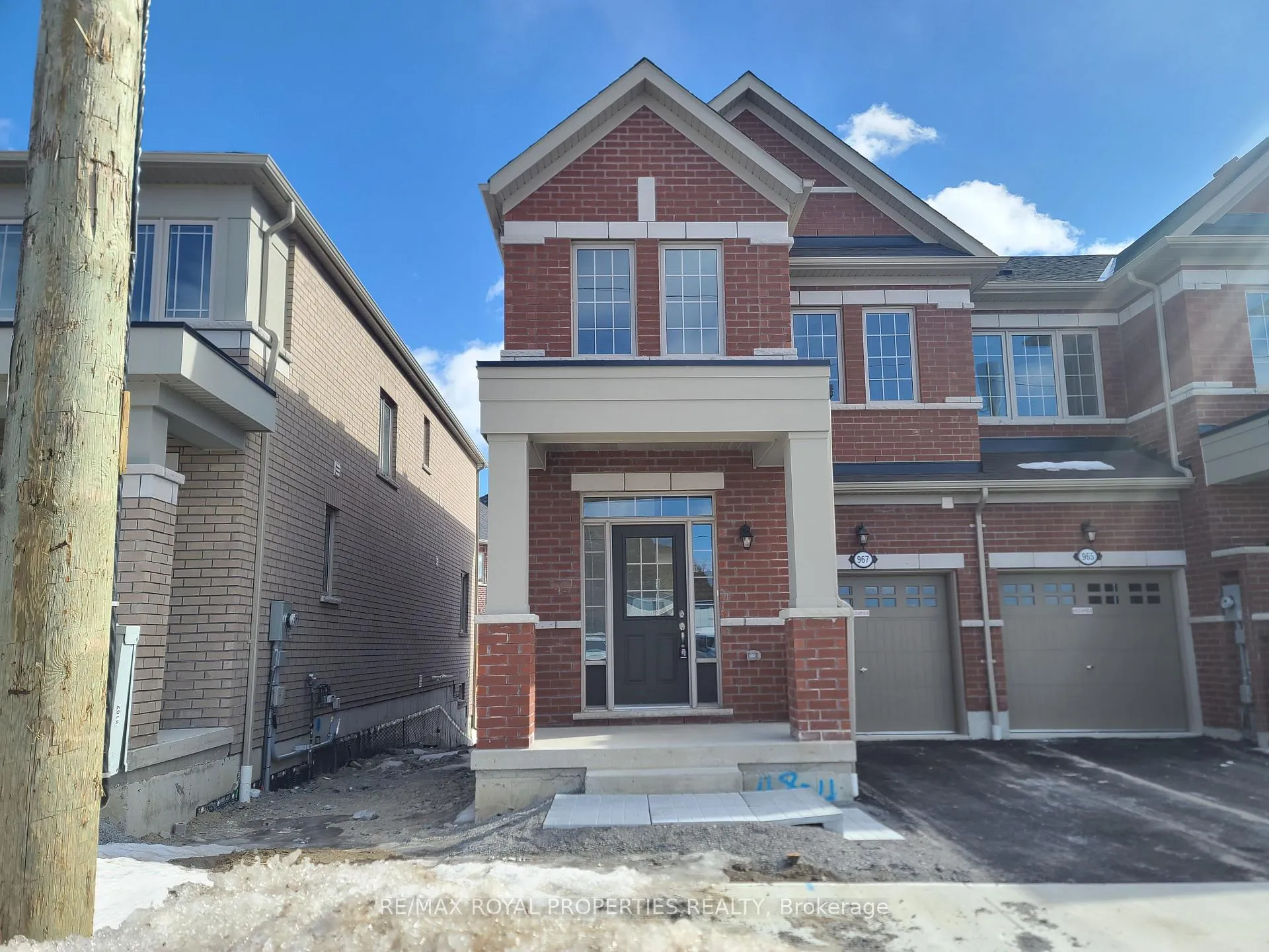 Photo 2 of 967 Elizabeth Mackenzie Drive, Pickering, Rural Pickering — HOMEH