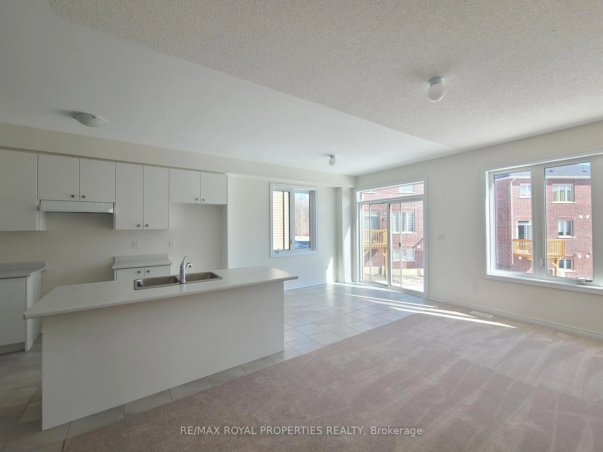 Photo 5 of 967 Elizabeth Mackenzie Drive, Pickering, Rural Pickering — HOMEH