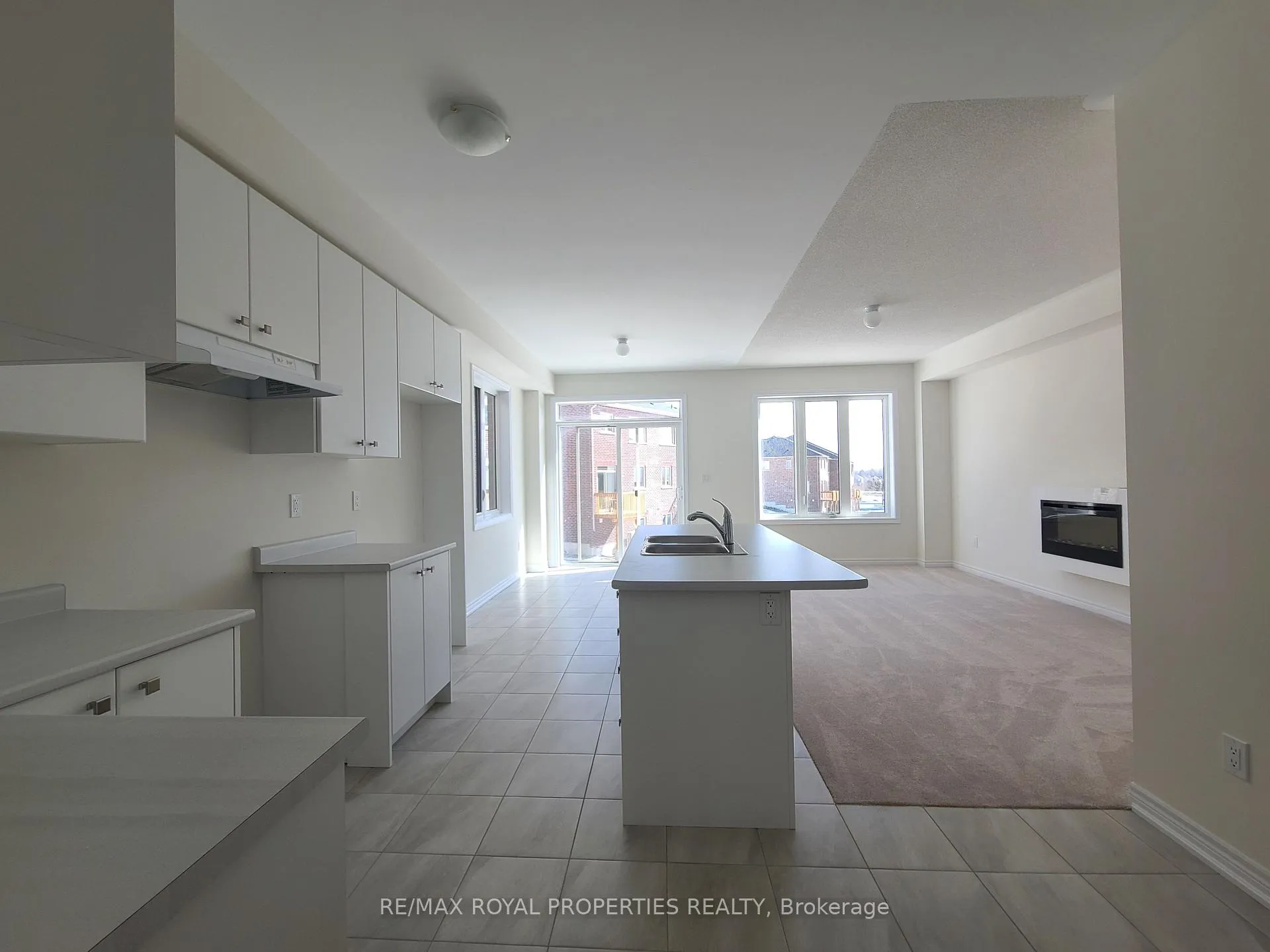 Photo 6 of 967 Elizabeth Mackenzie Drive, Pickering, Rural Pickering — HOMEH