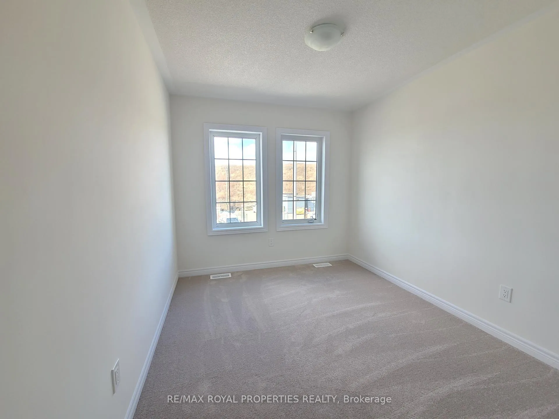 Photo 9 of 967 Elizabeth Mackenzie Drive, Pickering, Rural Pickering — HOMEH