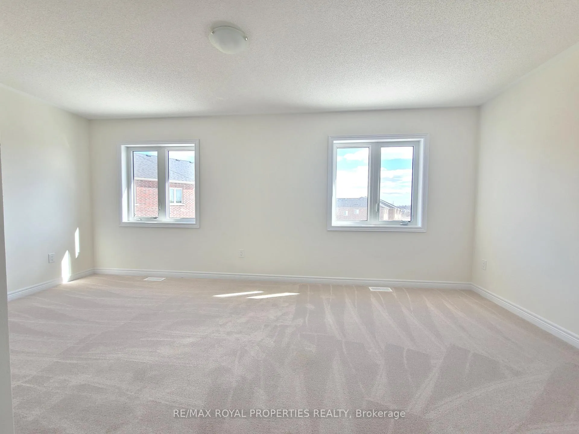 Photo 13 of 967 Elizabeth Mackenzie Drive, Pickering, Rural Pickering — HOMEH