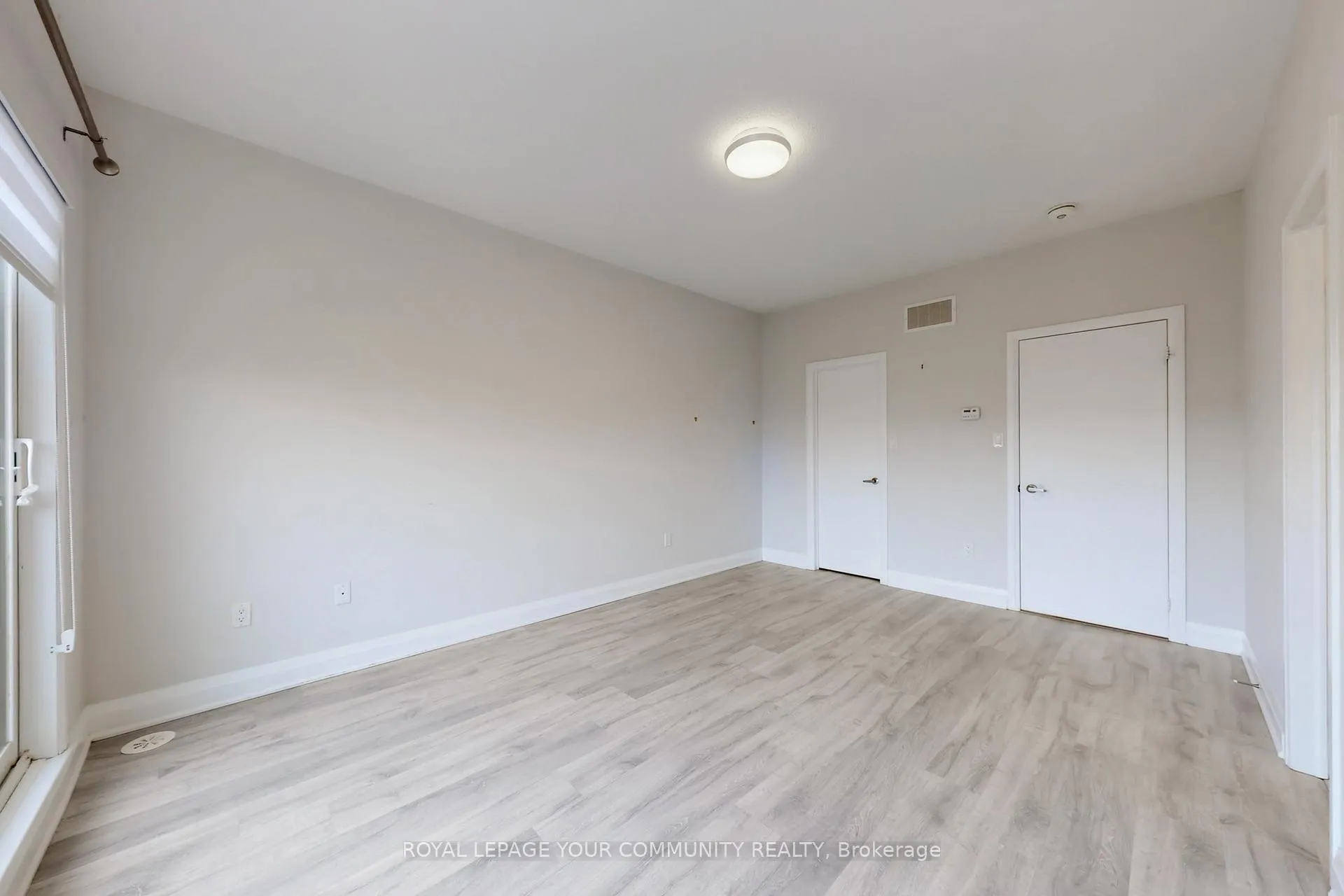 Photo 17 of 127 Arianna Crescent, Vaughan, Patterson — HOMEH
