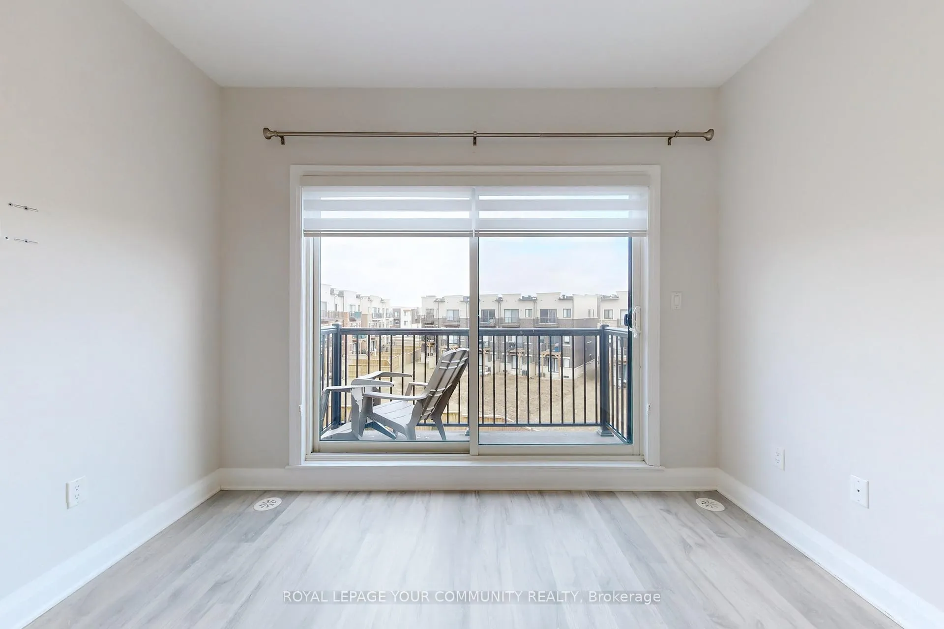 Photo 19 of 127 Arianna Crescent, Vaughan, Patterson — HOMEH