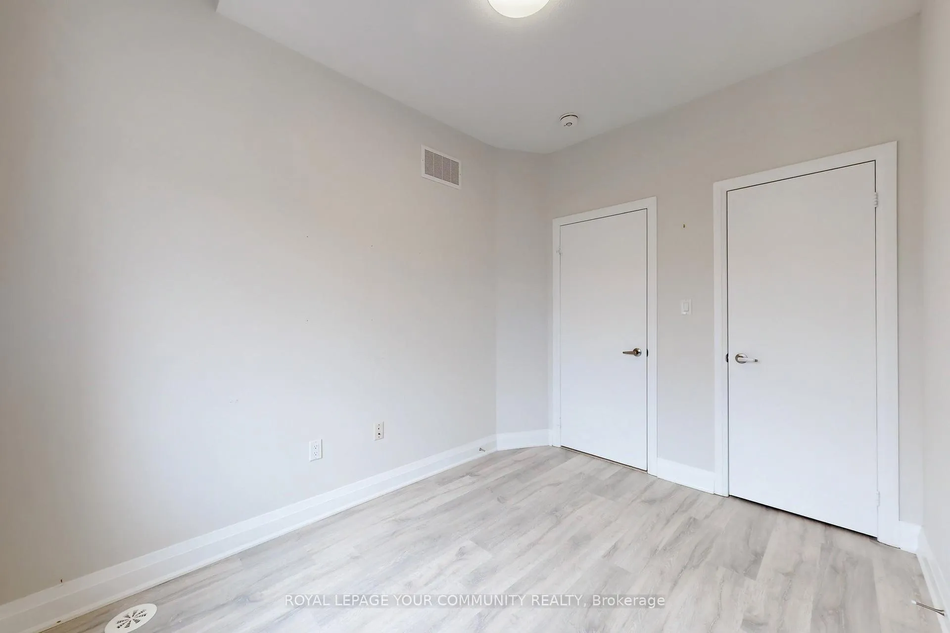 Photo 22 of 127 Arianna Crescent, Vaughan, Patterson — HOMEH