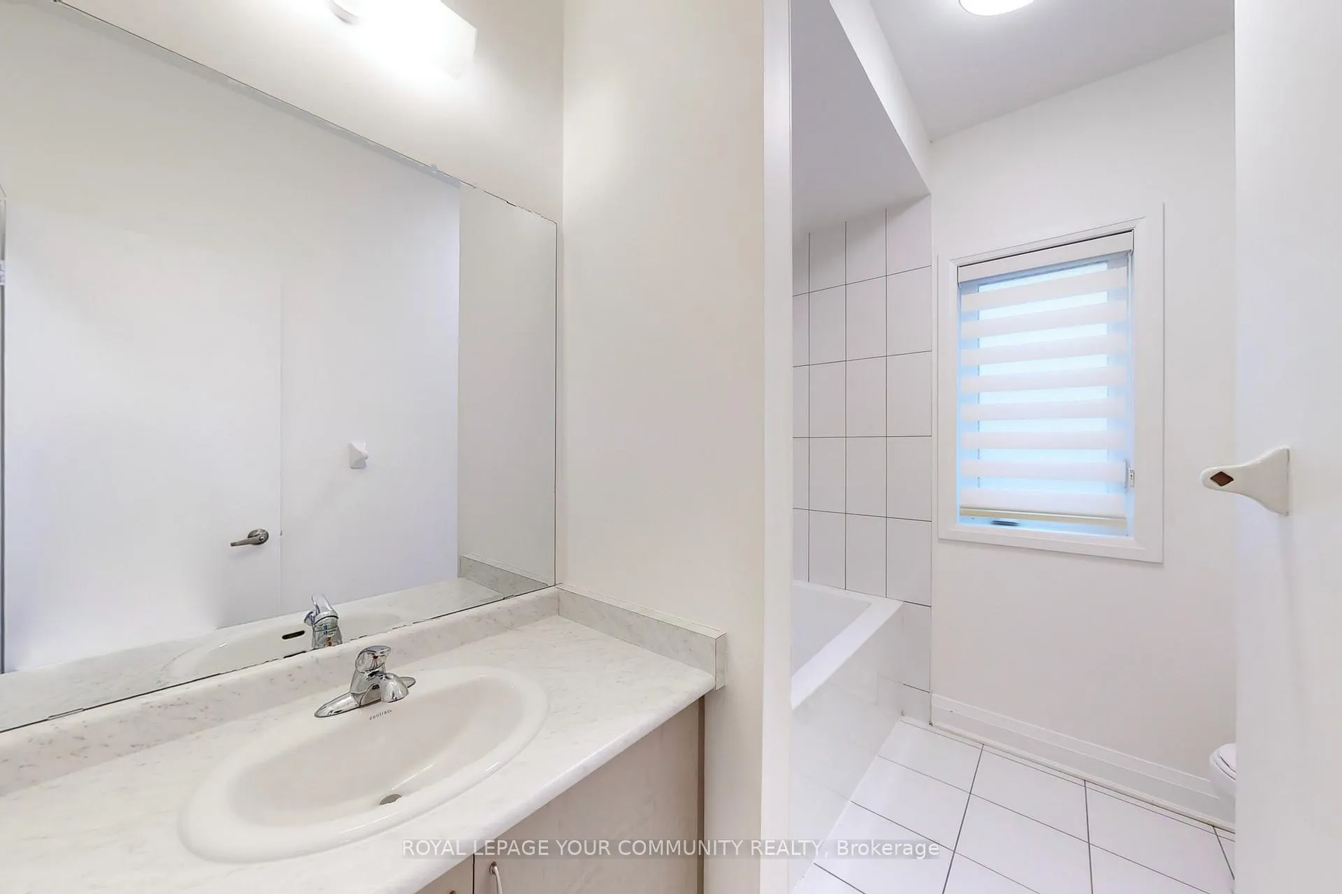 Photo 26 of 127 Arianna Crescent, Vaughan, Patterson — HOMEH