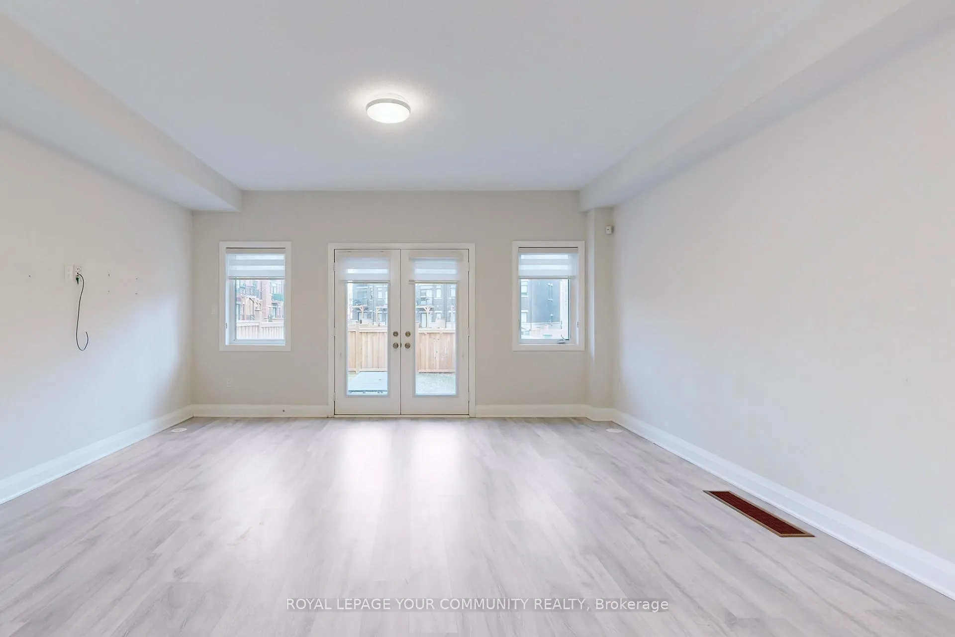 Photo 28 of 127 Arianna Crescent, Vaughan, Patterson — HOMEH