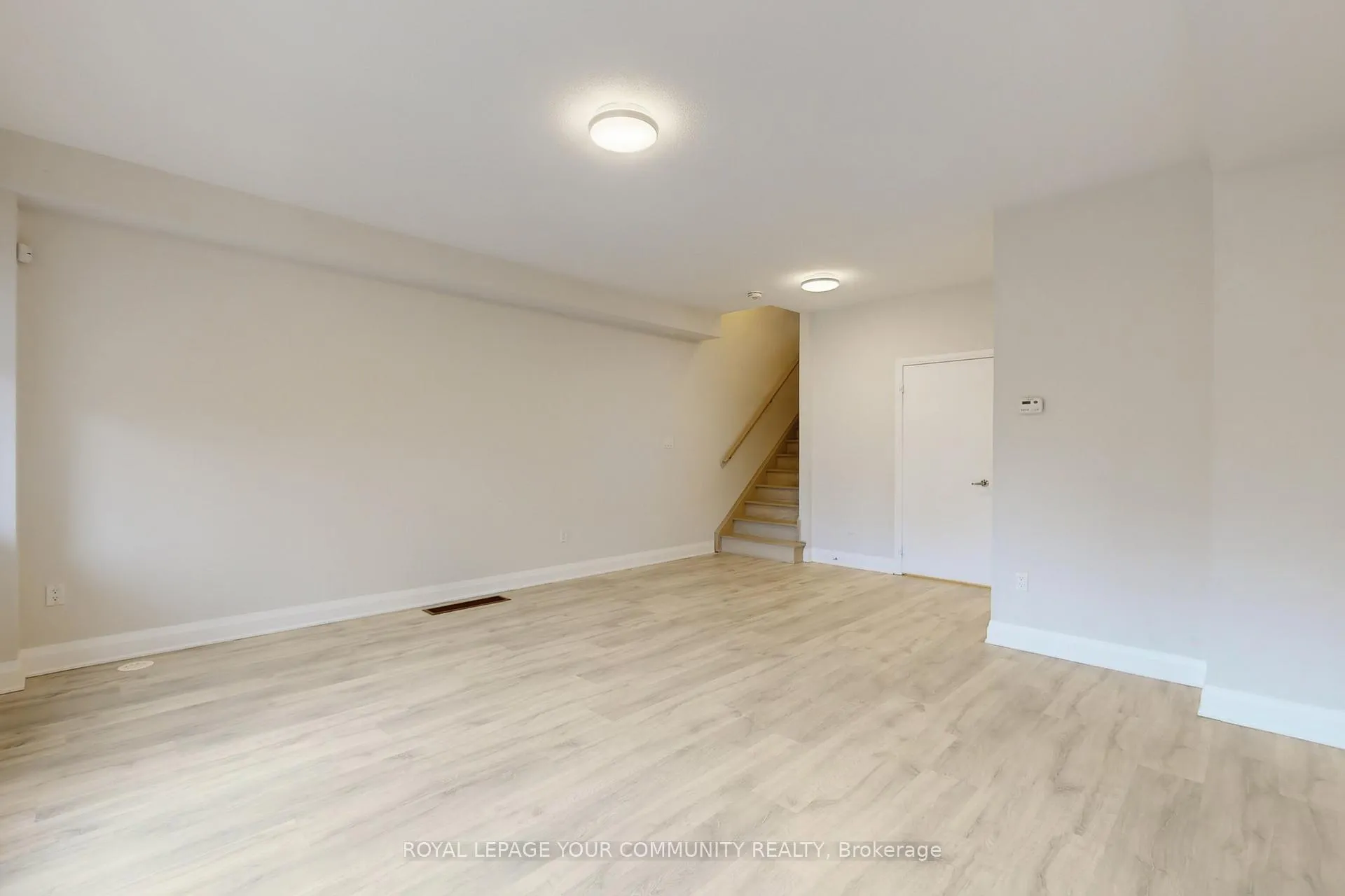 Photo 29 of 127 Arianna Crescent, Vaughan, Patterson — HOMEH