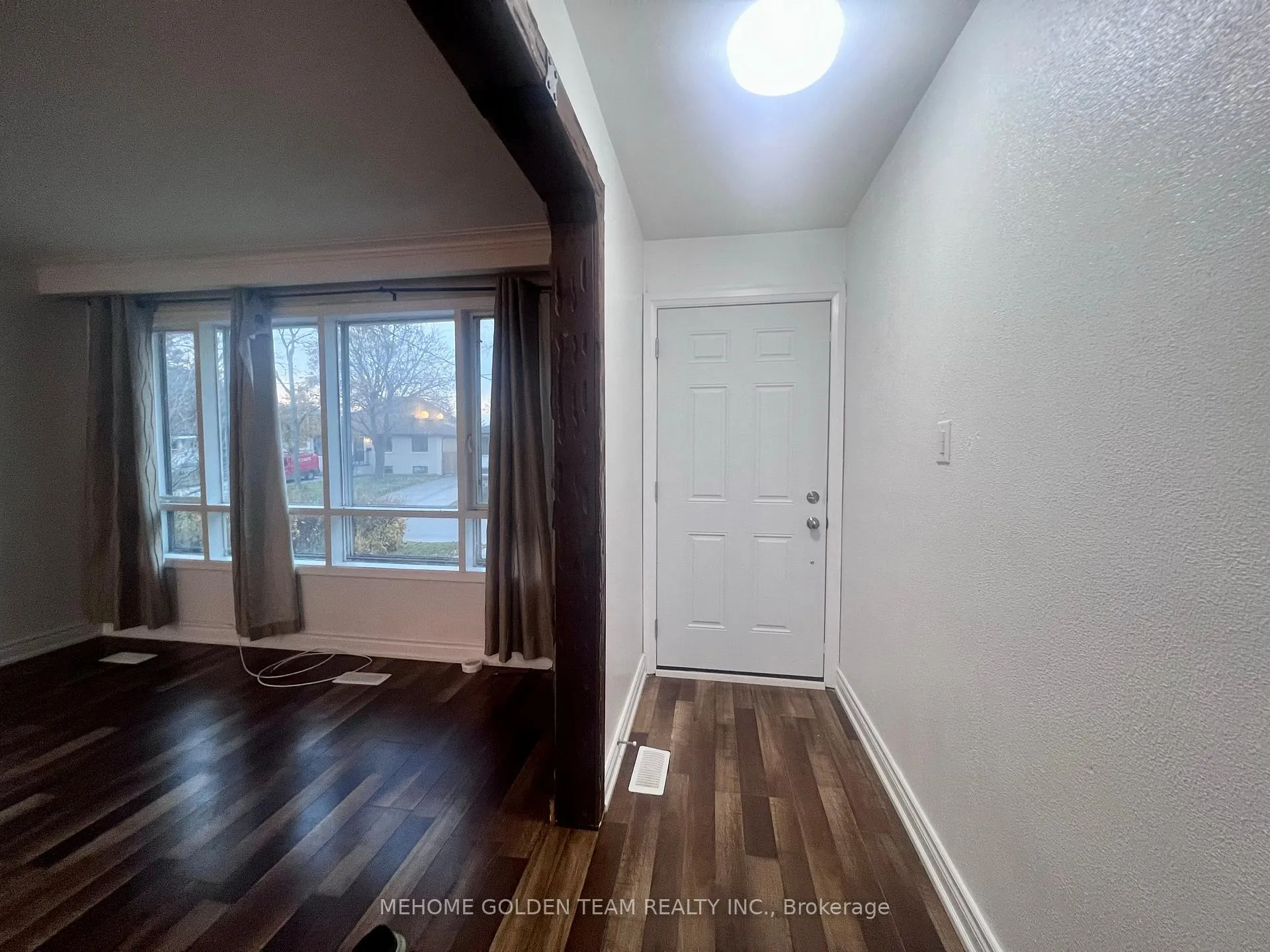 Photo 3 of Unit Main, 406 Becker Road, Richmond Hill, Crosby — HOMEH