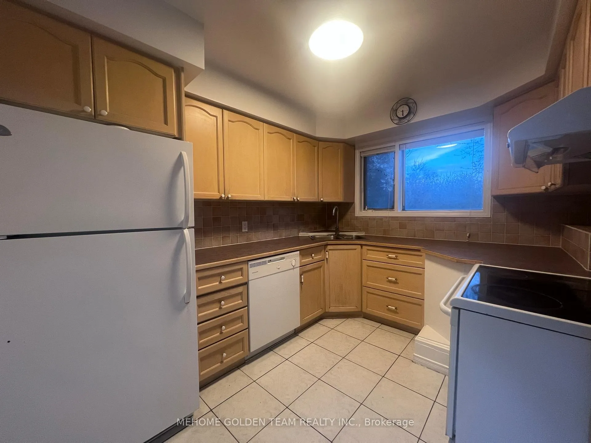 Photo 6 of Unit Main, 406 Becker Road, Richmond Hill, Crosby — HOMEH