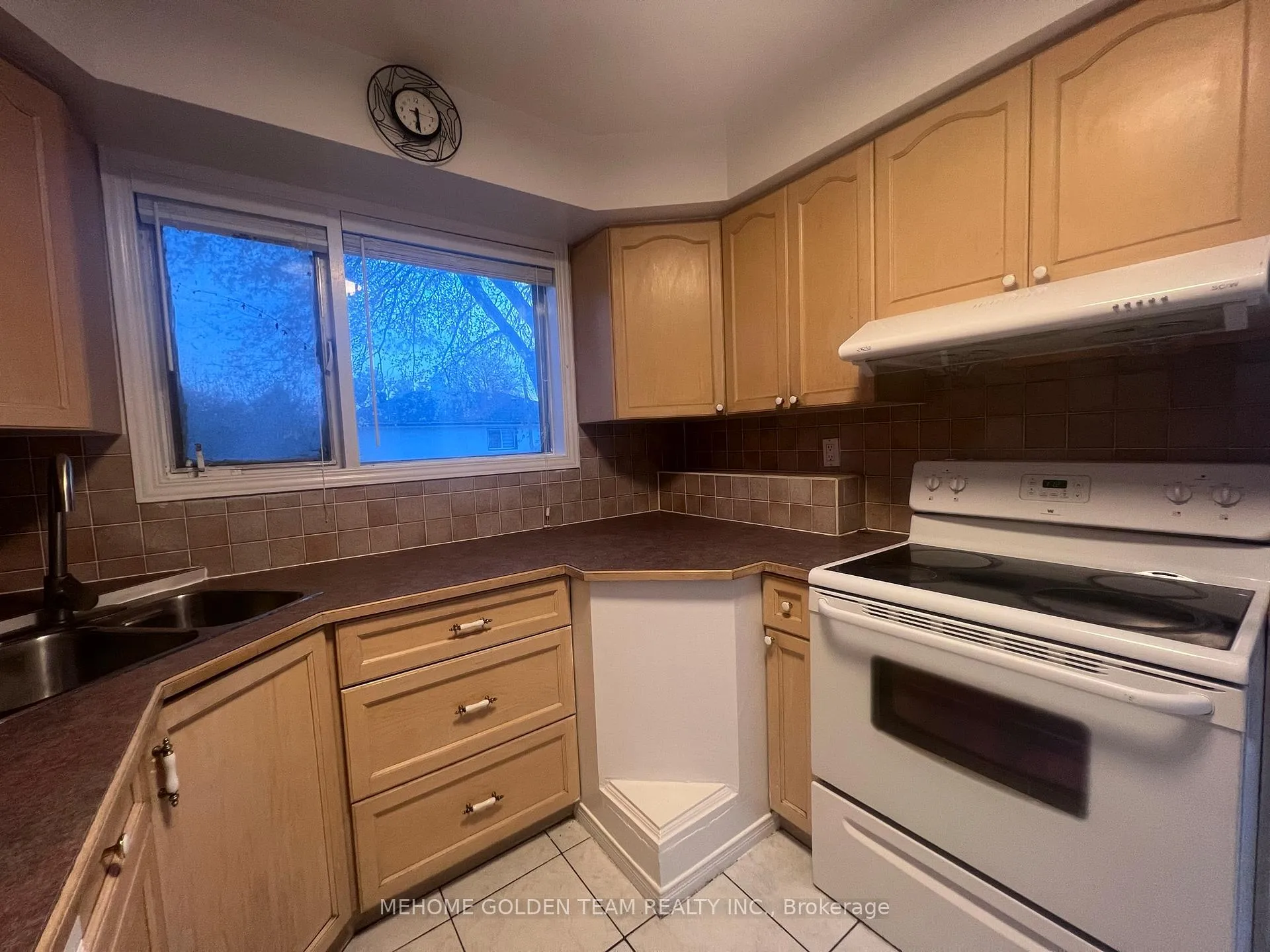 Photo 7 of Unit Main, 406 Becker Road, Richmond Hill, Crosby — HOMEH