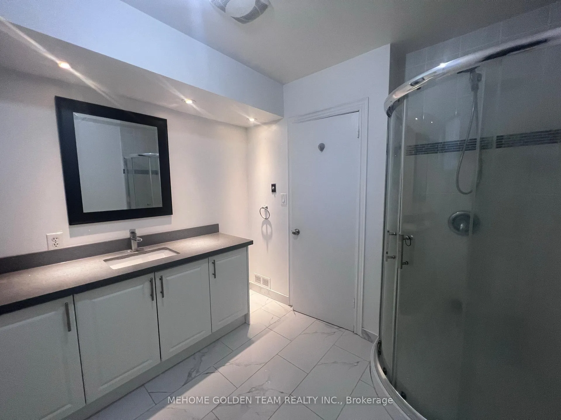 Photo 9 of Unit Main, 406 Becker Road, Richmond Hill, Crosby — HOMEH