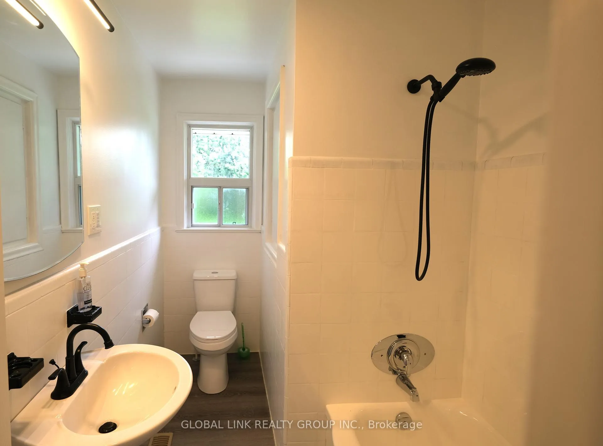 Photo 11 of 76 Muirhead Crescent, Richmond Hill, Rural Richmond Hill — HOMEH