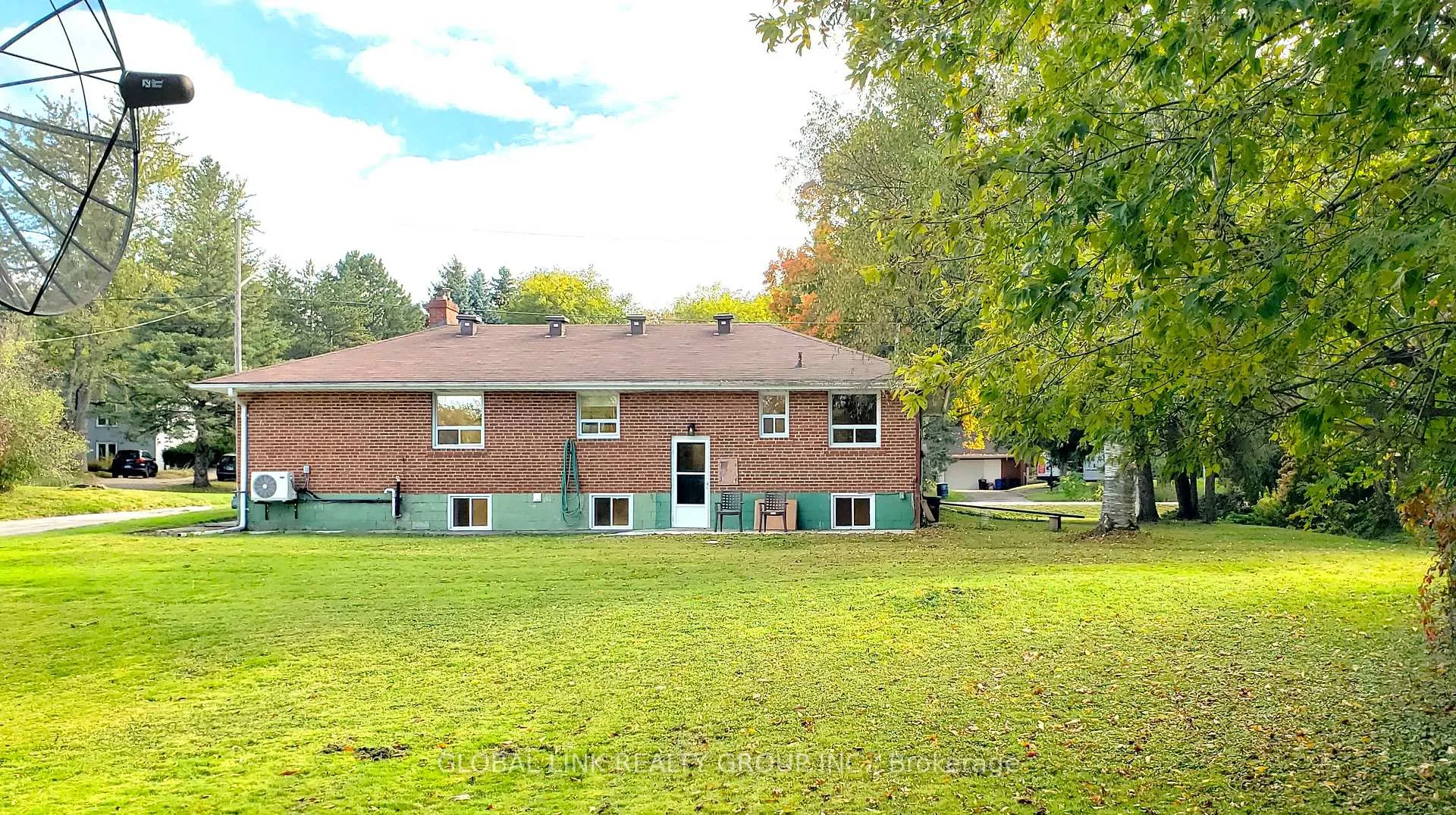 Photo 20 of 76 Muirhead Crescent, Richmond Hill, Rural Richmond Hill — HOMEH