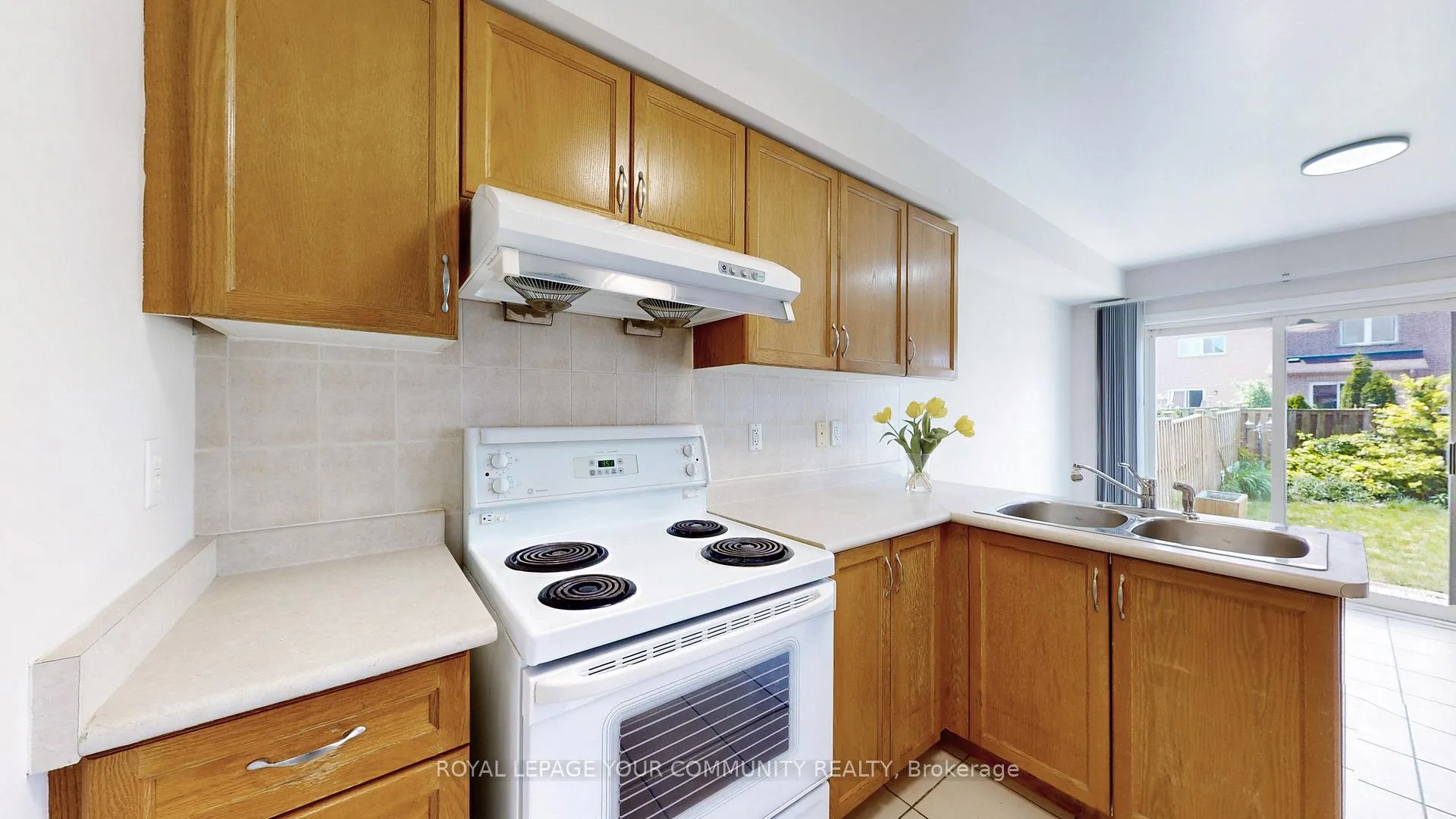 Photo 9 of 63 Bianca Drive, Markham, Village Green-South Unionville — HOMEH