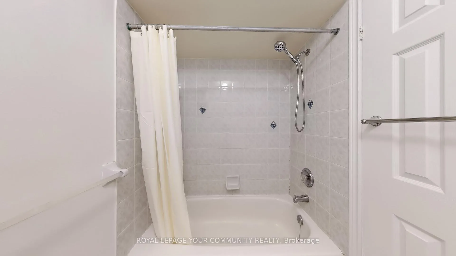 Photo 30 of 63 Bianca Drive, Markham, Village Green-South Unionville — HOMEH