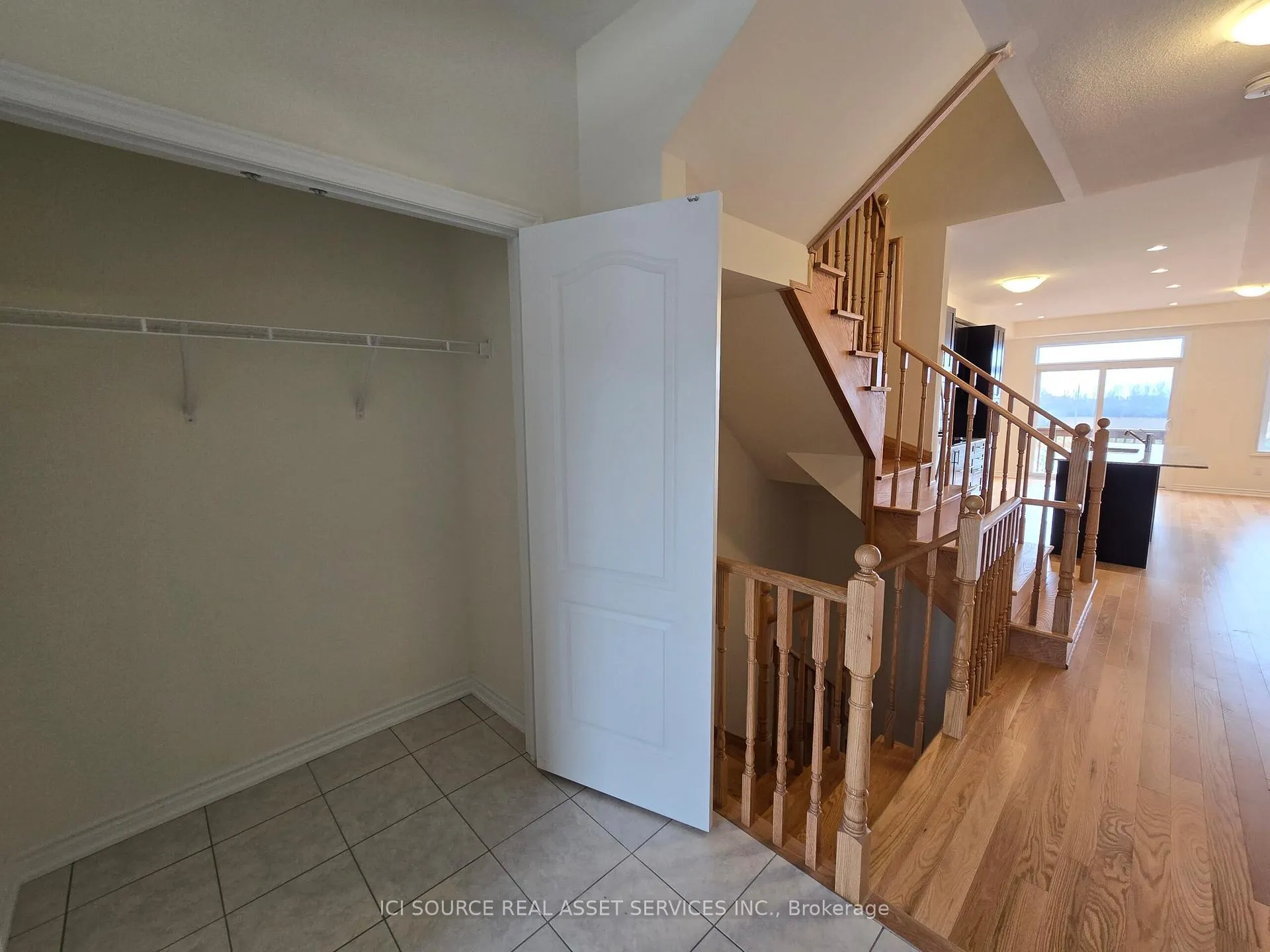 Photo 4 of 1203 Rexton Drive, Oshawa, Kedron — HOMEH