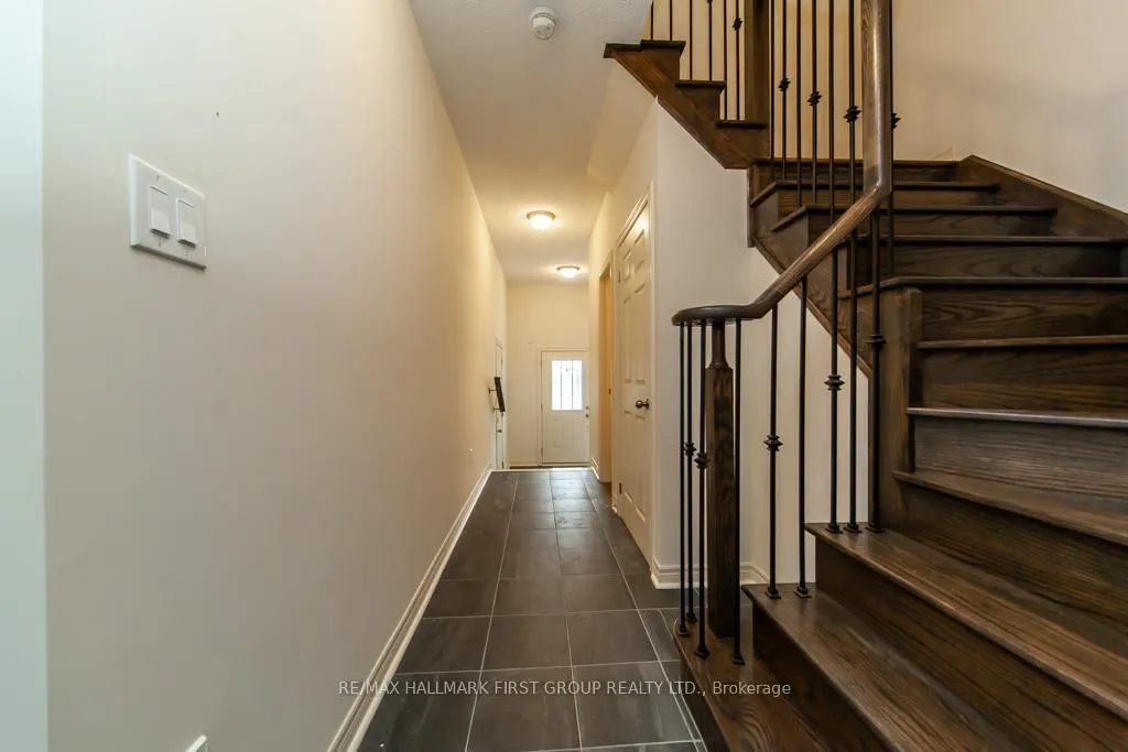 Photo 4 of 12 Jevons Drive, Ajax, South East — HOMEH